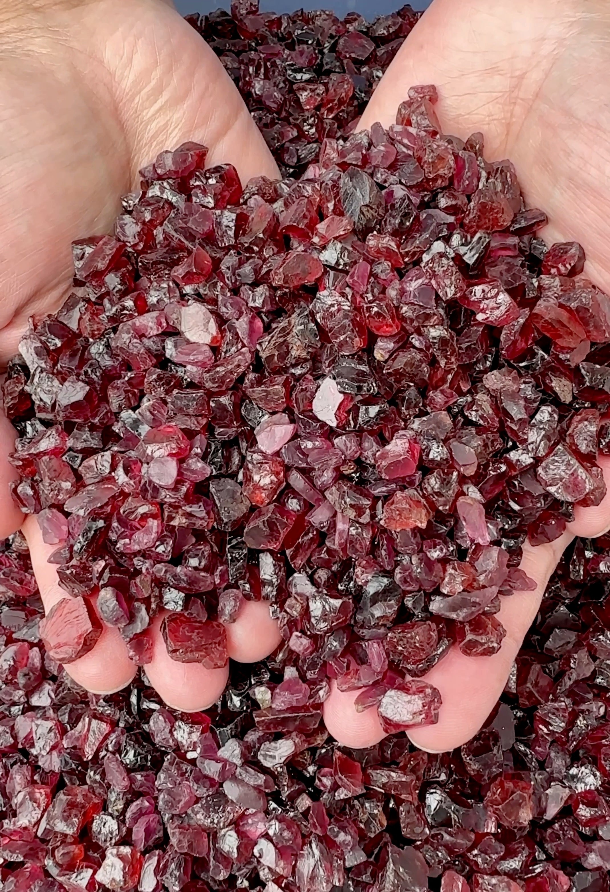 Special deal - 1kg mixed Tanzanian Garnet Lots, Untreated Unheated, price per kg