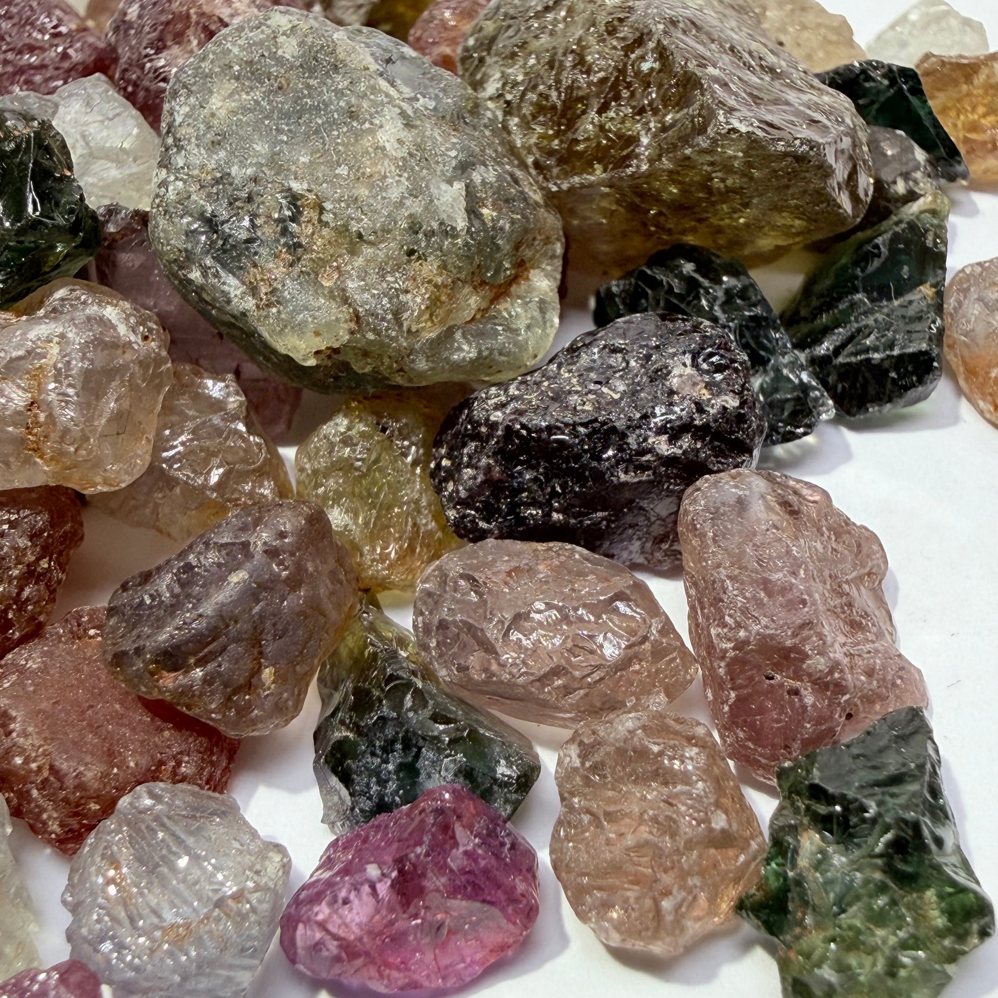 Kenyan and Tanzanian Sapphire mix lot, Slightly included, to included to cabbing grade, an excellent mix, value for money, 94.60gm / 473ct Untreated Unheated, I have included many videos so you get the exact picture