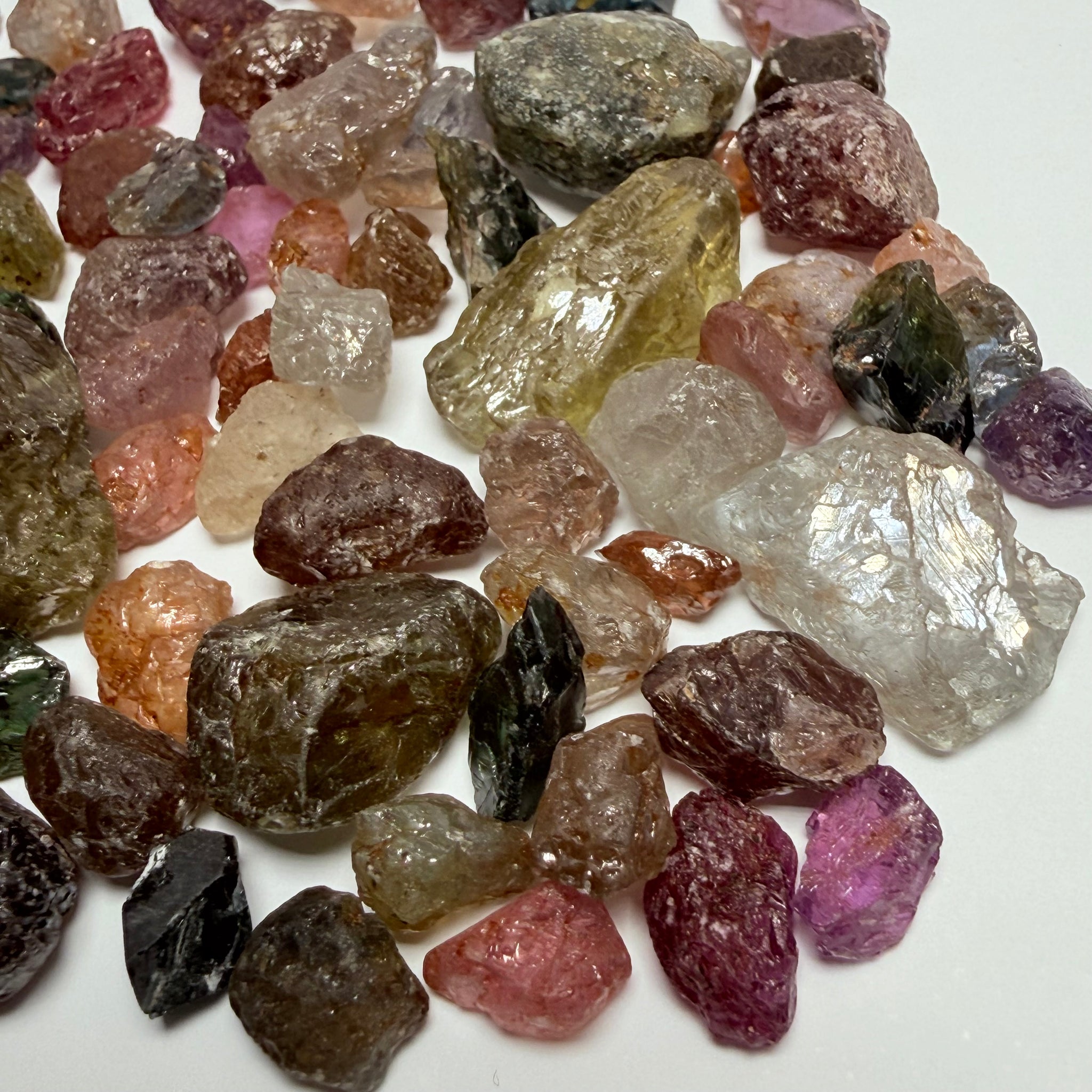 Kenyan and Tanzanian Sapphire mix lot, Slightly included, to included to cabbing grade, an excellent mix, value for money, 94.60gm / 473ct Untreated Unheated, I have included many videos so you get the exact picture