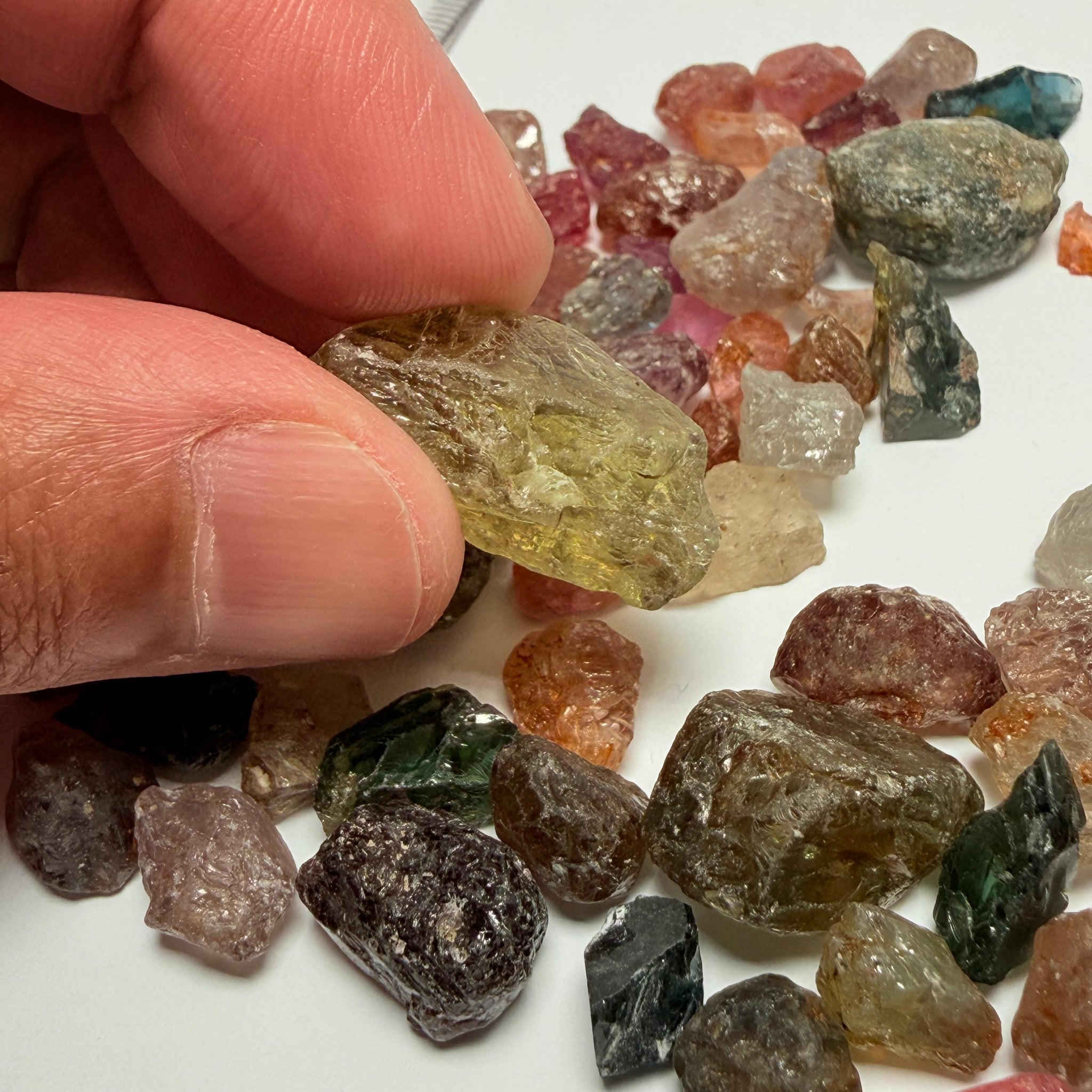 Kenyan and Tanzanian Sapphire mix lot, Slightly included, to included to cabbing grade, an excellent mix, value for money, 94.60gm / 473ct Untreated Unheated, I have included many videos so you get the exact picture