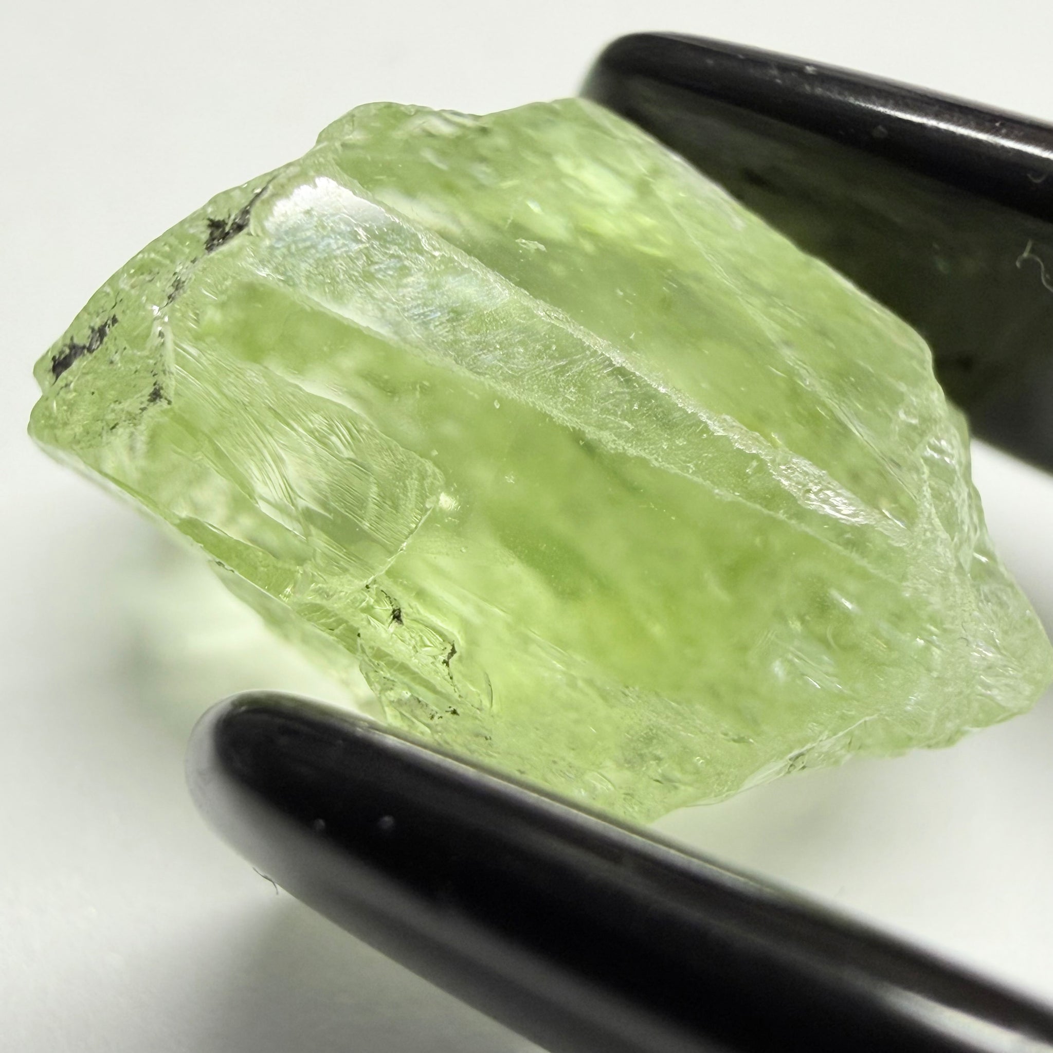 Diopside, 9.40ct, Merelani Hills, Tanzania, Untreated Unheated, slight issue on the outside skin on one end, going 1mm in parallel to the outside crystal face, will come off on faceting, rest is vvs-if