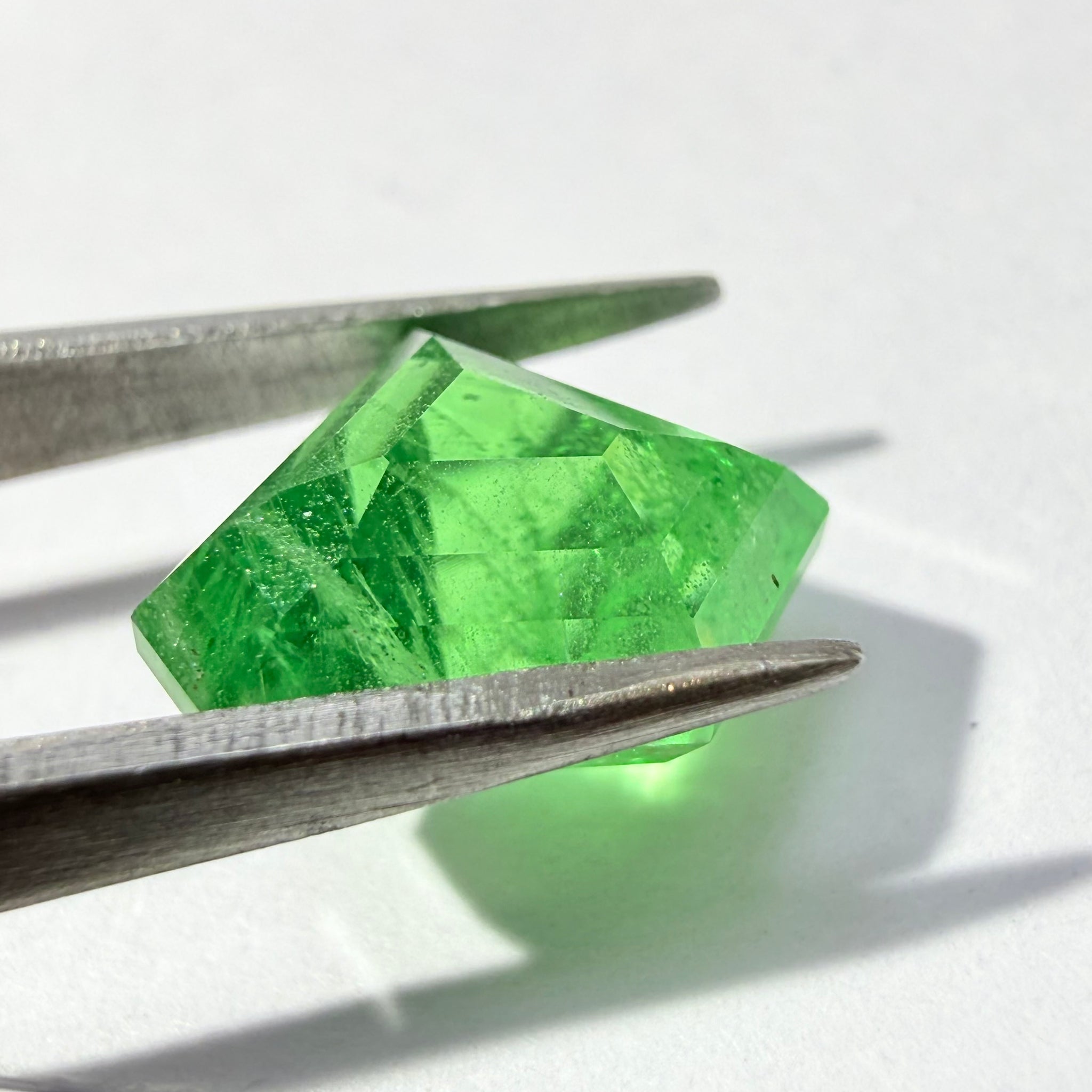 Tsavorite Garnet, 4.20ct, Tanzania, Untreated Unheated, fancy Freeform cut