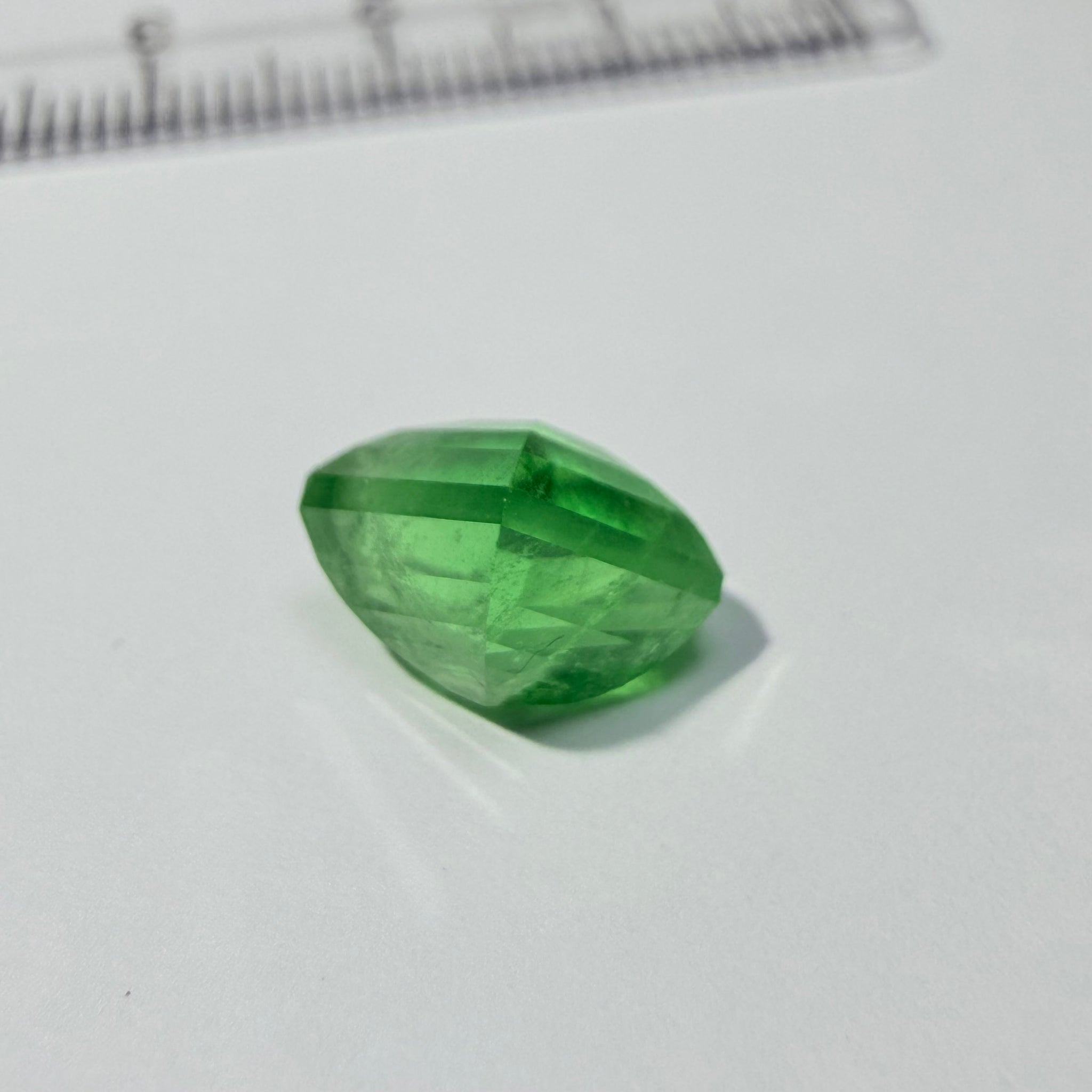 Tsavorite Garnet, 4.20ct, Tanzania, Untreated Unheated, fancy Freeform cut