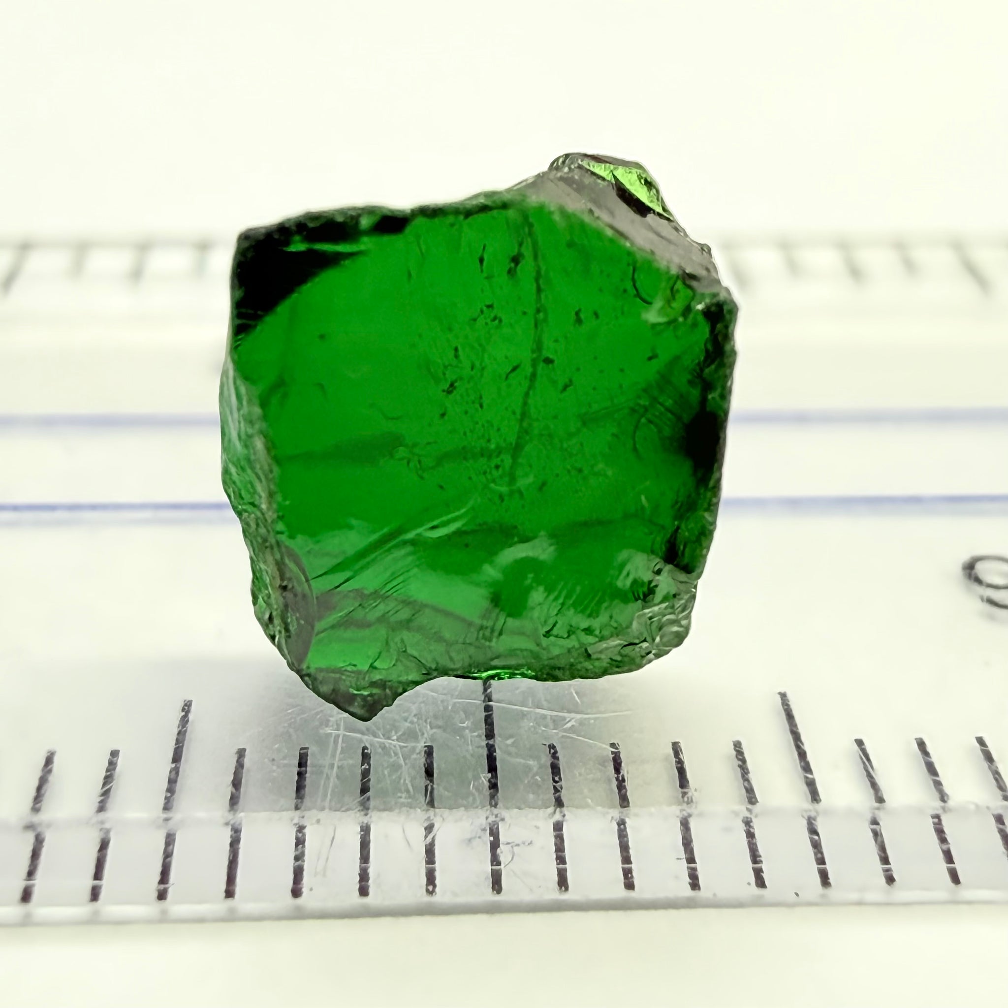 Tsavorite Garnet, 3.70ct, Tanzania, Untreated Unheated, vs and flat shape