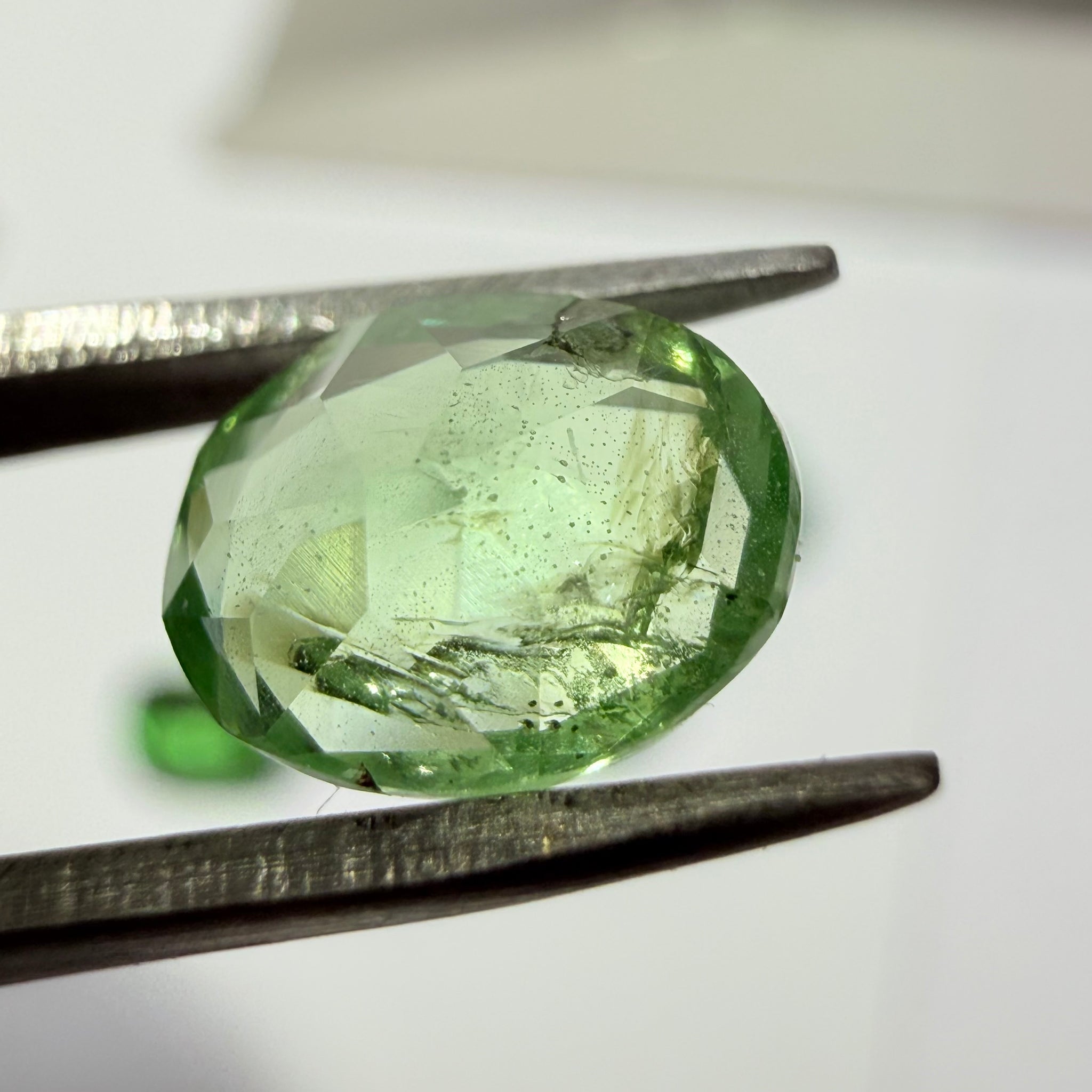 Tsavorite Garnet, 1.39ct, Tanzania, Untreated Unheated, native cut, inclusions inside, see pics