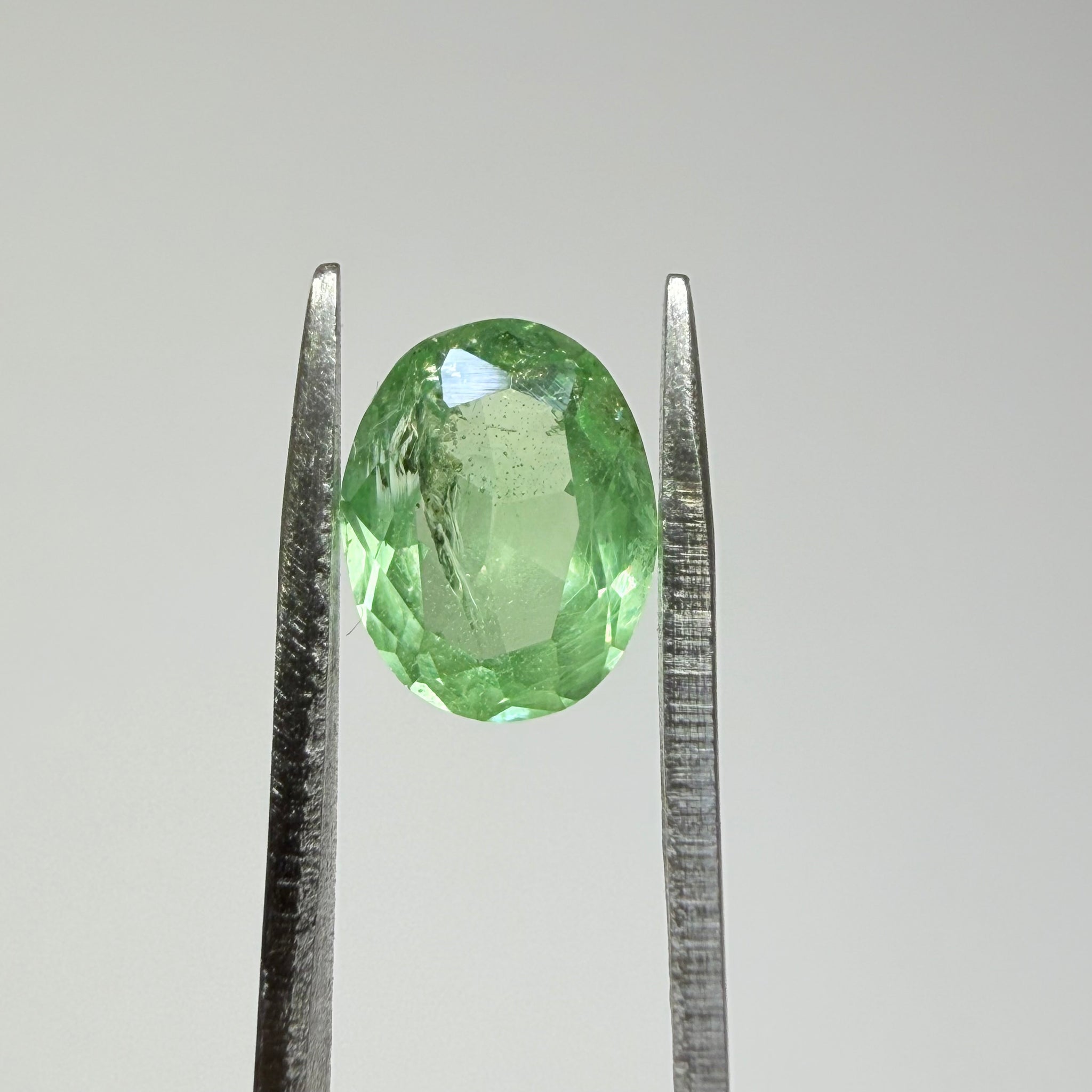 Tsavorite Garnet, 1.39ct, Tanzania, Untreated Unheated, native cut, inclusions inside, see pics