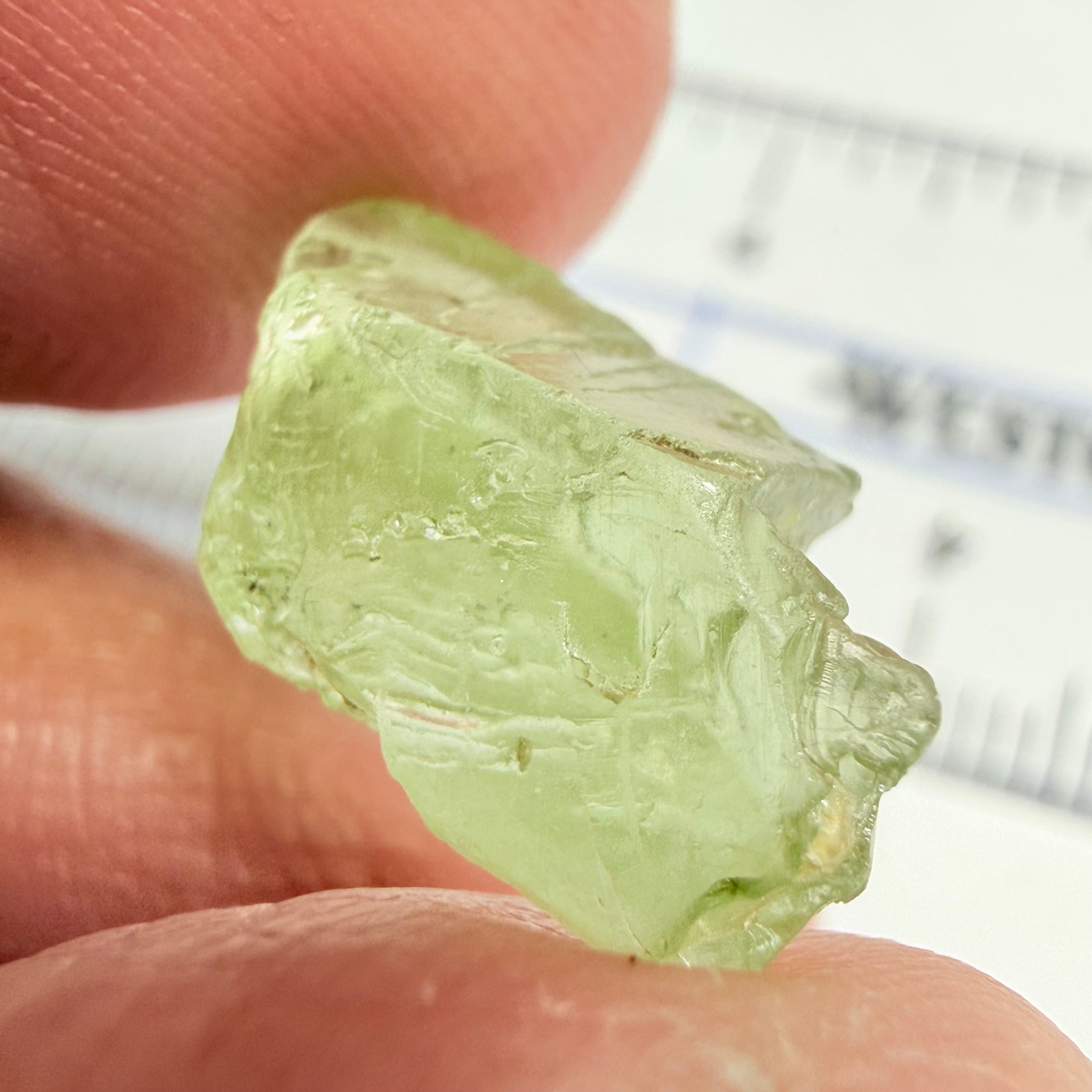 Tsavorite Garnet, 6.58ct, Kenya, Untreated Unheated, vs-vvs, sl inclusion on outside, light lime green colour