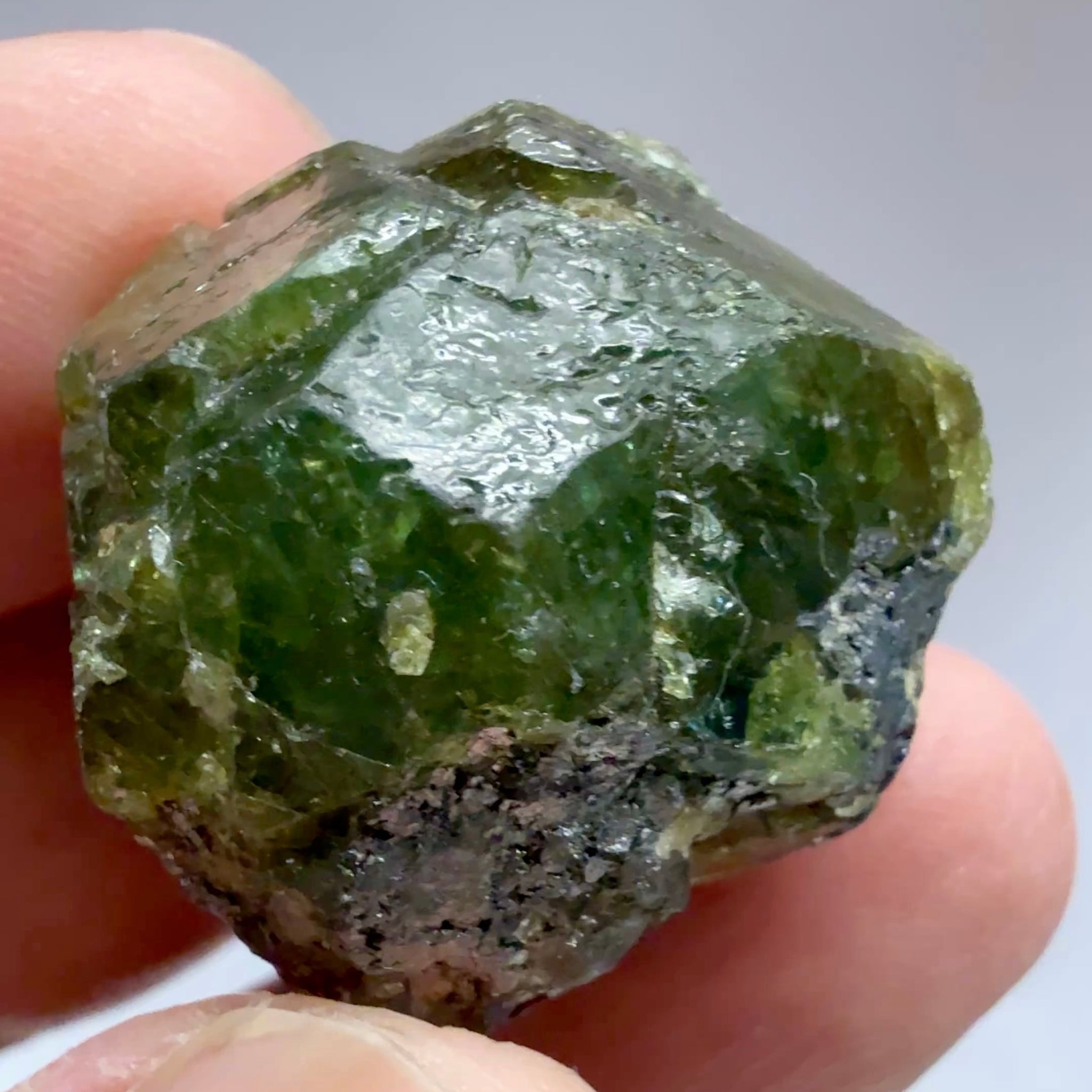 Tsavorite Garnet Crystal on Matrix, 21.94gm / 109.71ct, Merelani, Tanzania, Untreated Unheated. 25 x 26 x 20.6mm
