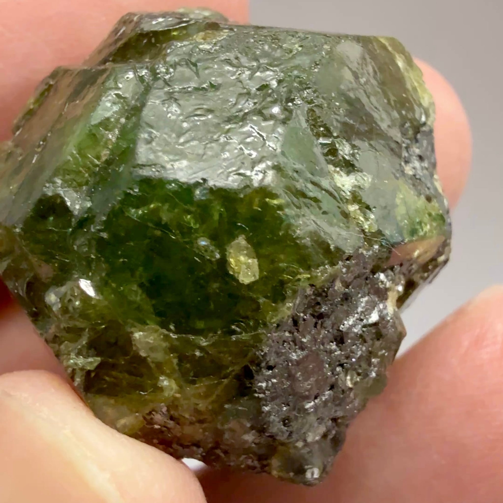 Tsavorite Garnet Crystal on Matrix, 21.94gm / 109.71ct, Merelani, Tanzania, Untreated Unheated. 25 x 26 x 20.6mm