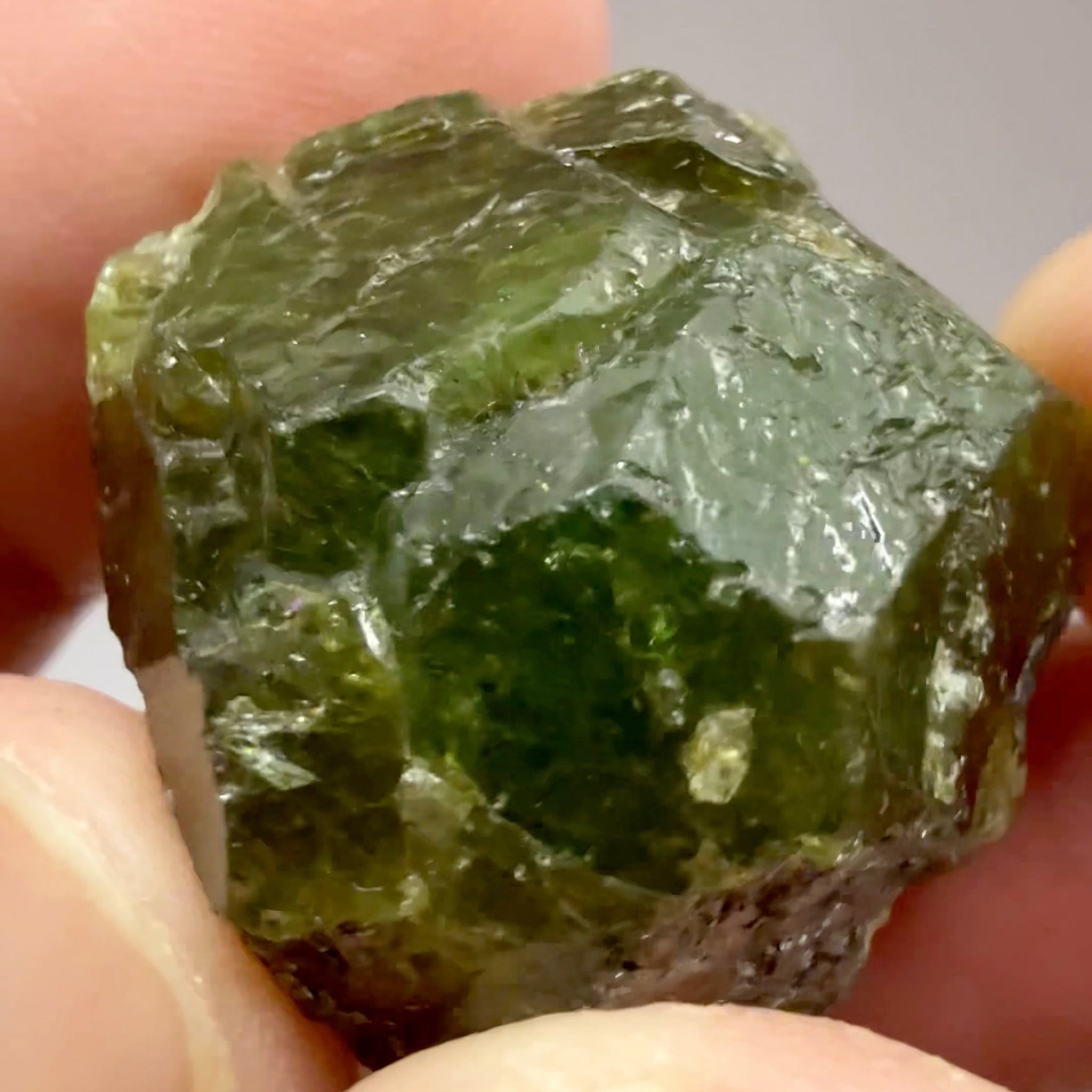 Tsavorite Garnet Crystal on Matrix, 21.94gm / 109.71ct, Merelani, Tanzania, Untreated Unheated. 25 x 26 x 20.6mm