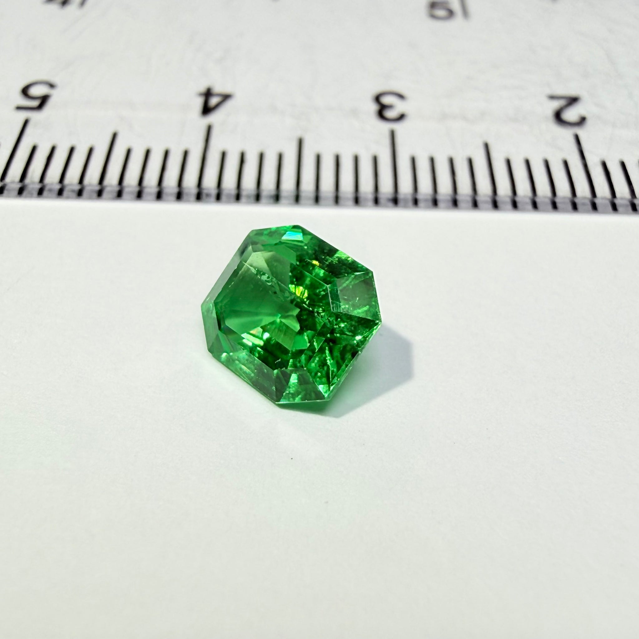 Tsavorite Garnet, 1.48ct, Tanzania, Untreated Unheated, slight inclusion