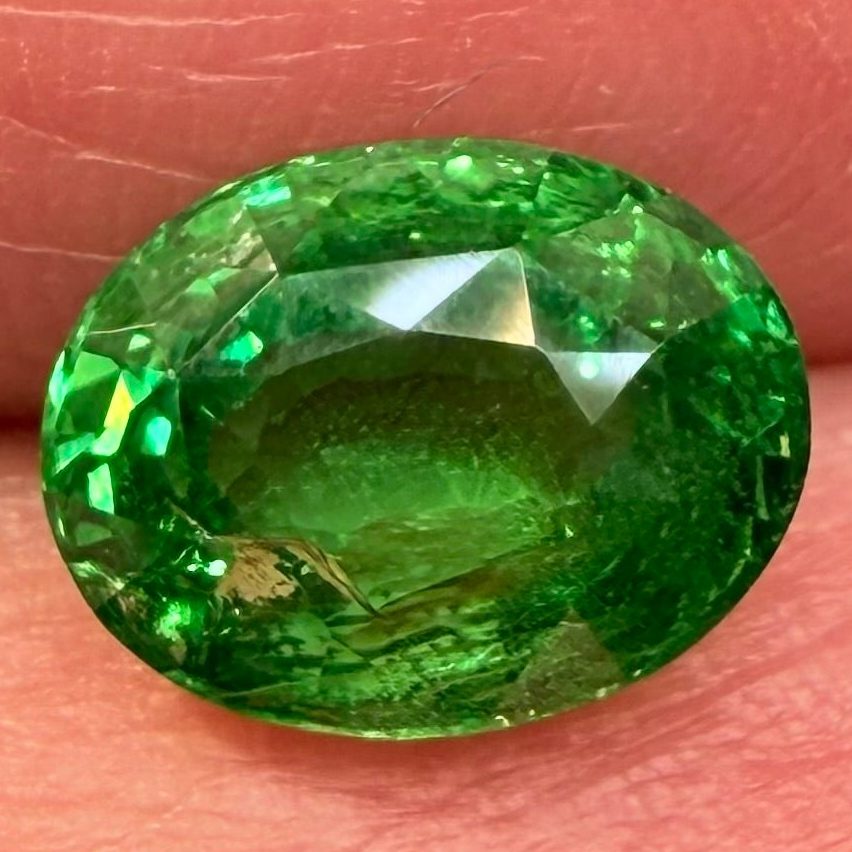 Tsavorite Garnet, 1.77ct, Tanzania, Untreated Unheated, slight inclusion under the crown