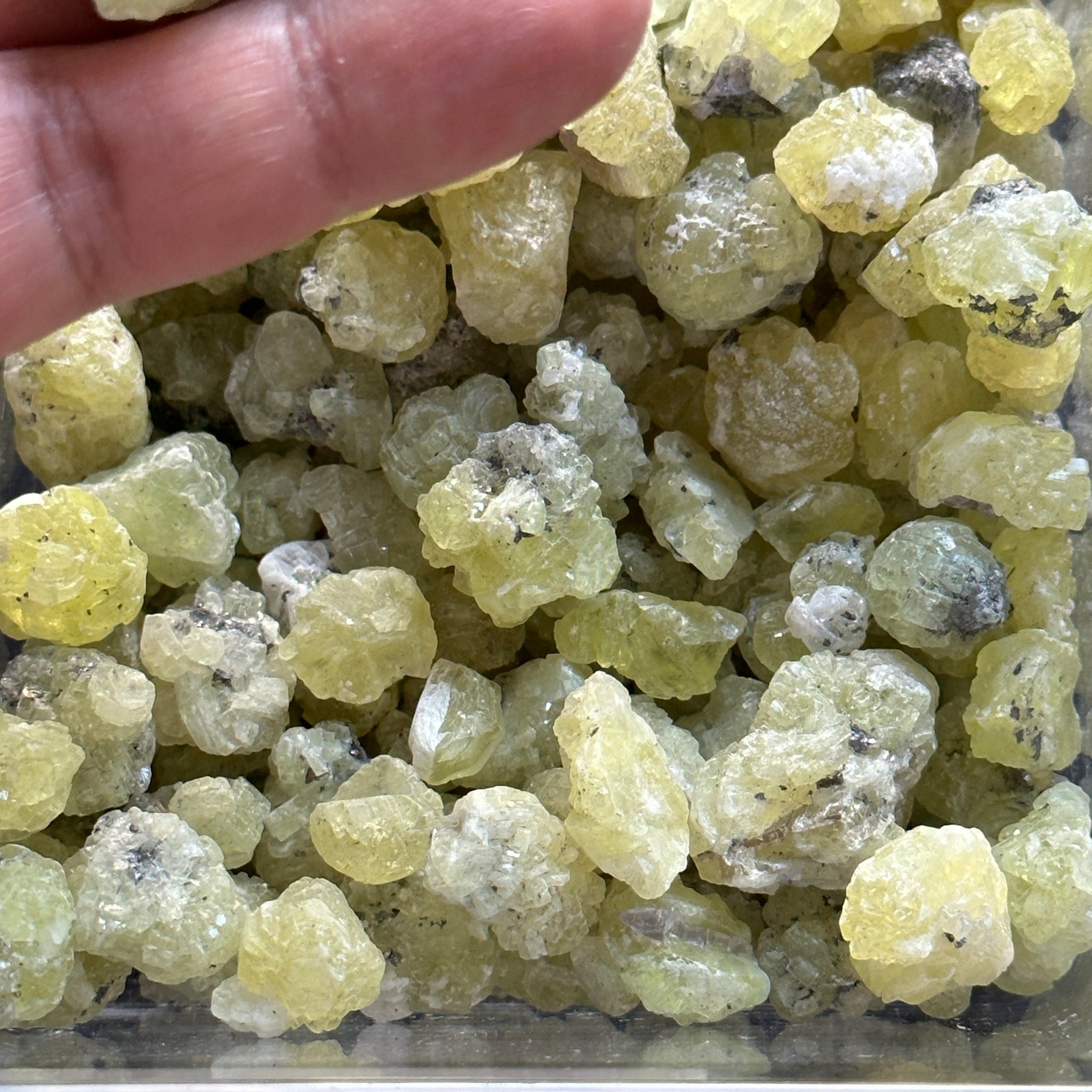 PREHINITE crystals, Merelani Tanzania. Per stone, looking for a particular shape, just ask