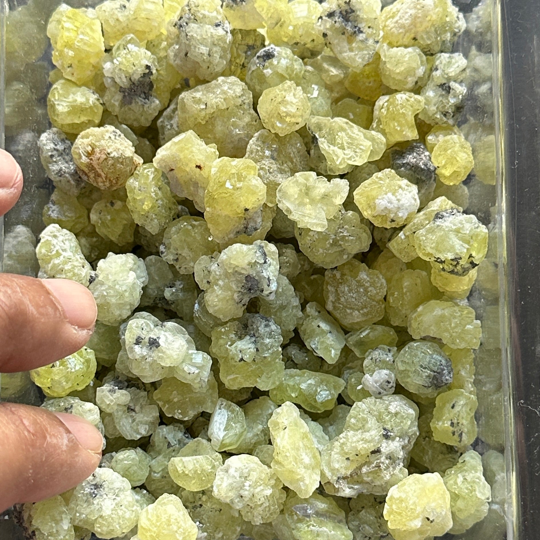 PREHINITE crystals, Merelani Tanzania. Per stone, looking for a particular shape, just ask