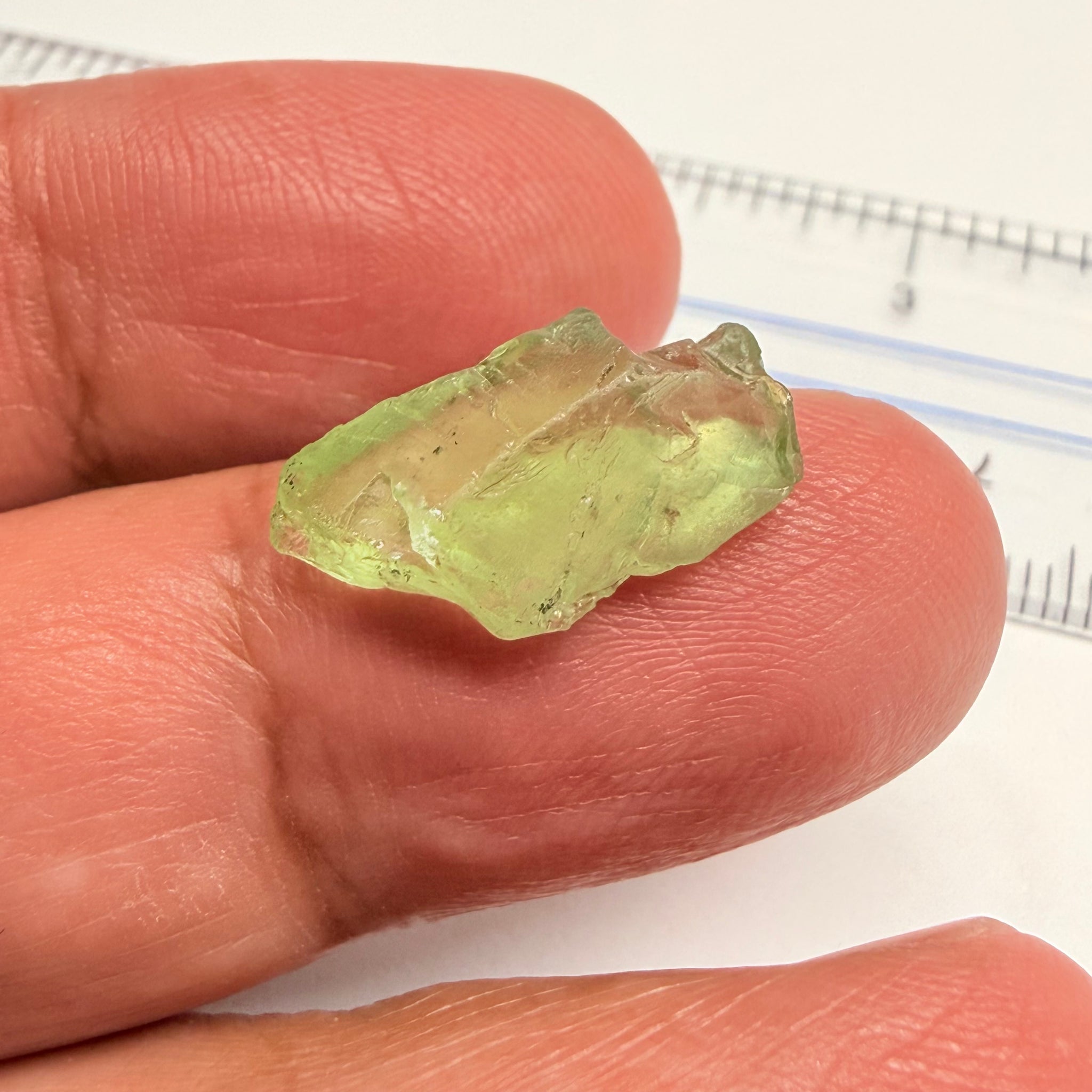 Tsavorite Garnet, 6.58ct, Kenya, Untreated Unheated, vs-vvs, sl inclusion on outside, light lime green colour