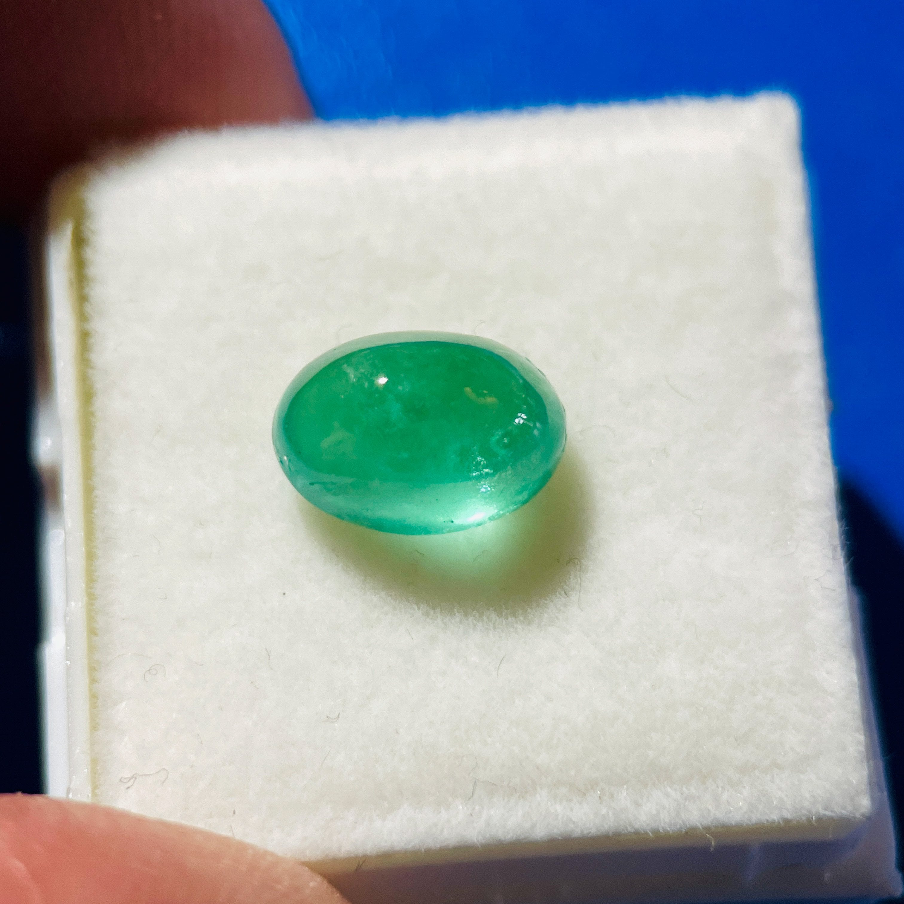 3.02Ct Emerald Tanzania. Untreated Unheated No Oil. Seems To Have A Moving Spot Like Star See Video.