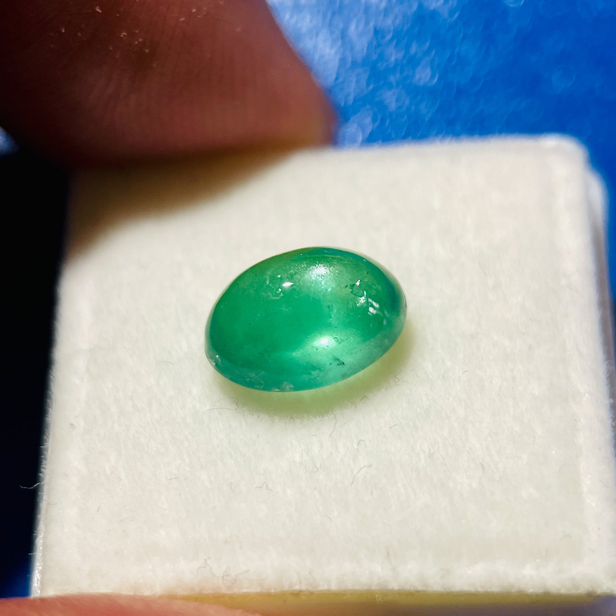 3.02Ct Emerald Tanzania. Untreated Unheated No Oil. Seems To Have A Moving Spot Like Star See Video.