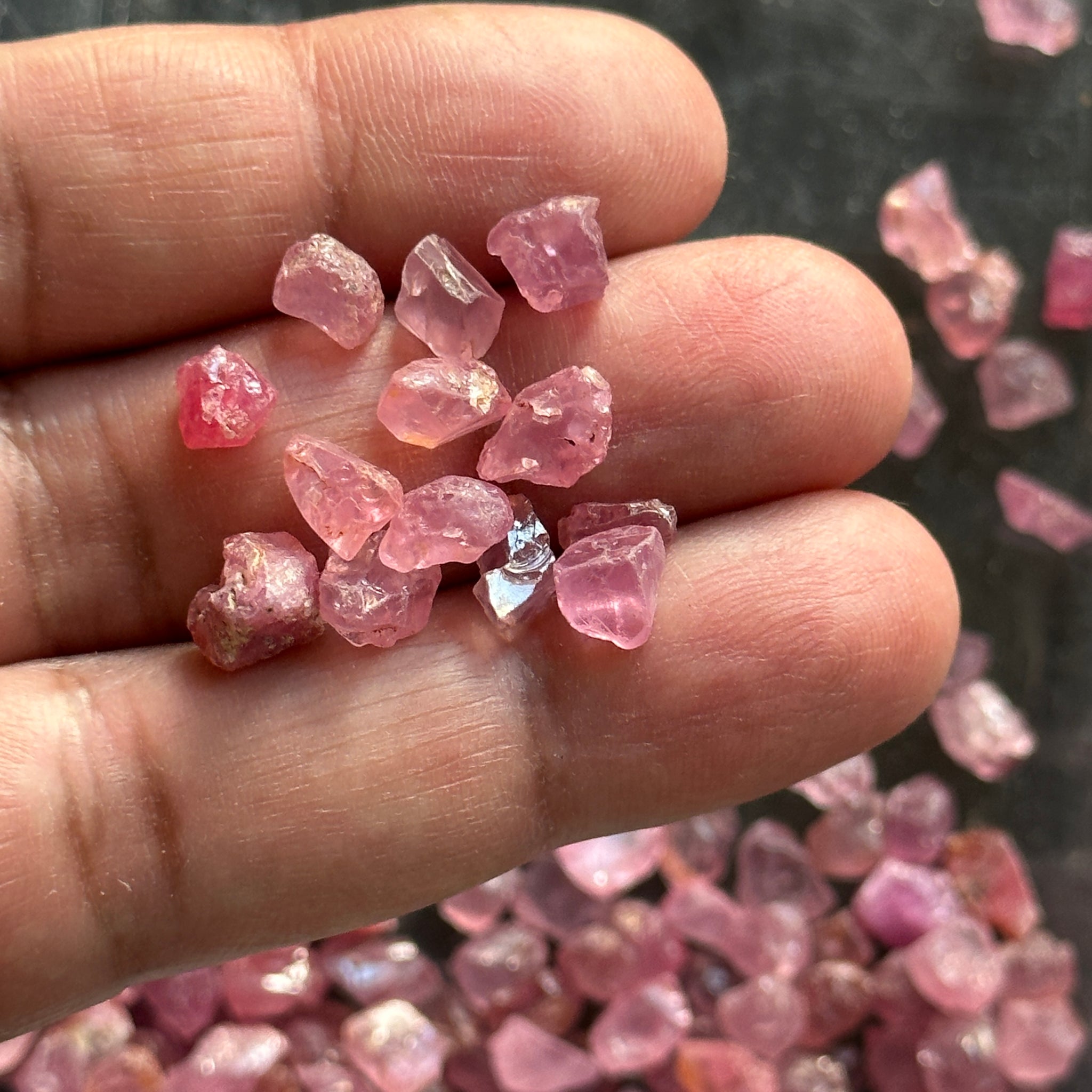 Spinel, Tanzania, Untreated Unheated, Per Stone, faceting, cabbing and specimen grade