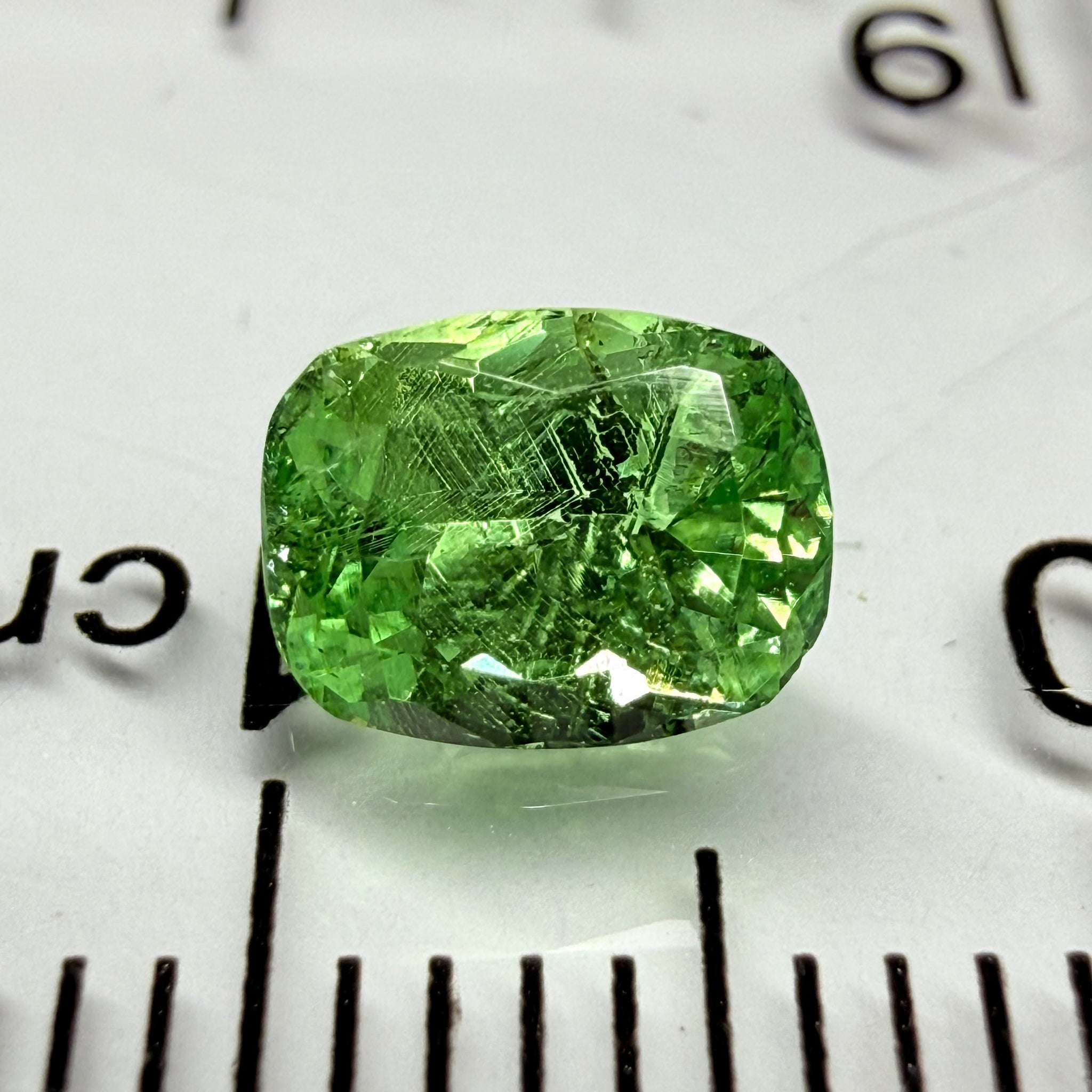 Tsavorite Garnet, 0.97ct, Tanzania, Untreated Unheated