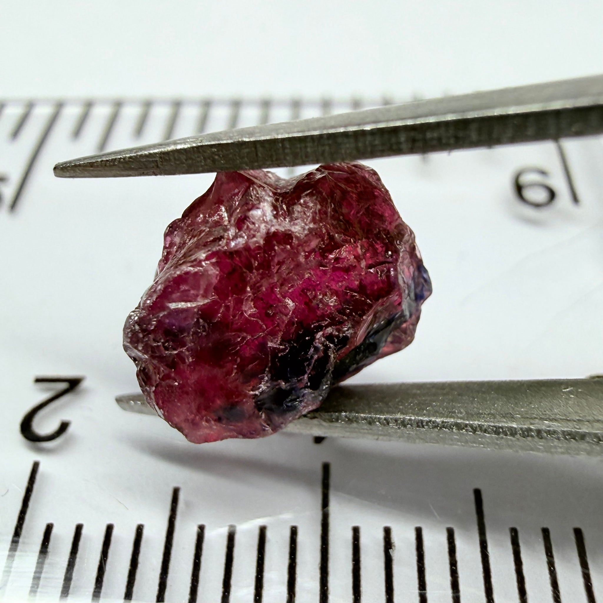 Winza Sapphire, 4.33ct, Winza, Tanzania, Untreated Unheated. There is a dividing crack in the middle, stone will need to be split in 2, one side would be vs-si, the other is smaller and si