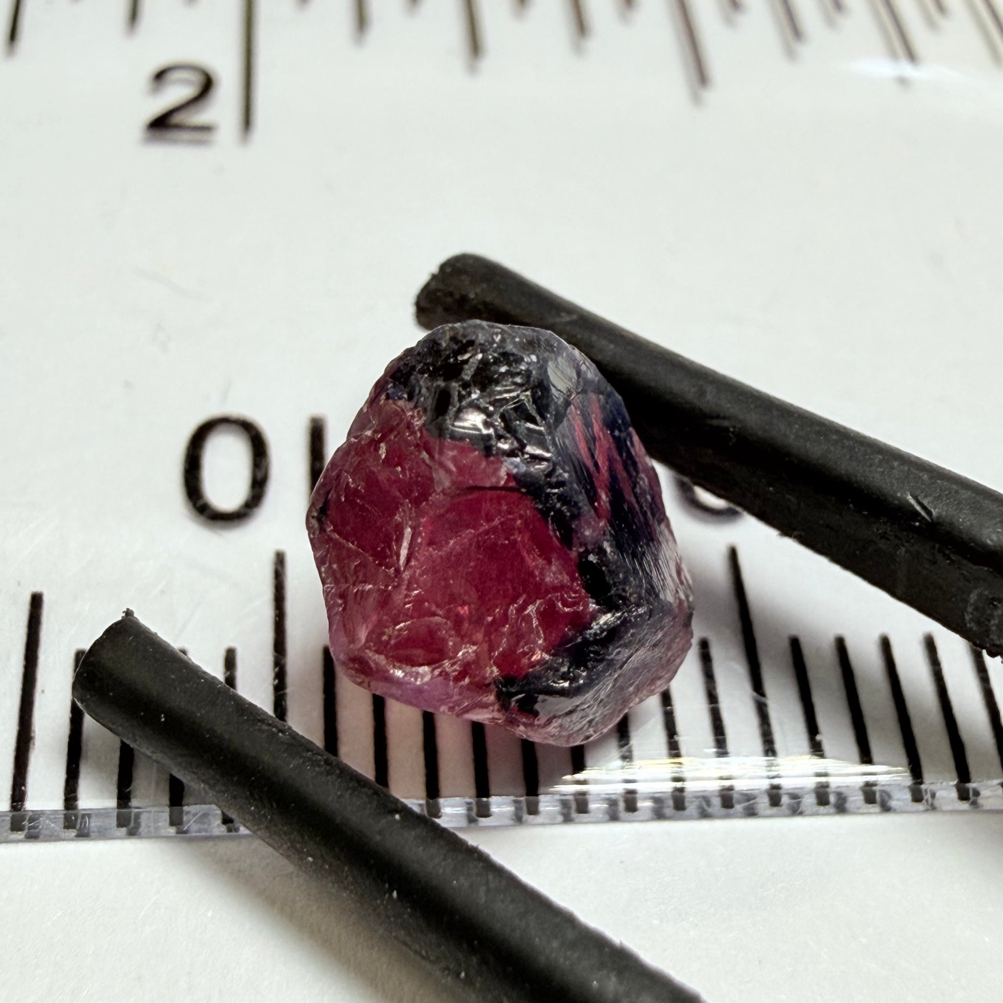 Winza Sapphire, 3.52ct, Winza, Tanzania, Untreated Unheated, cracks on the outside that will need to be removed before faceting, rest vs- vvs, see the brighter backlit pics, I have indicated crack positions