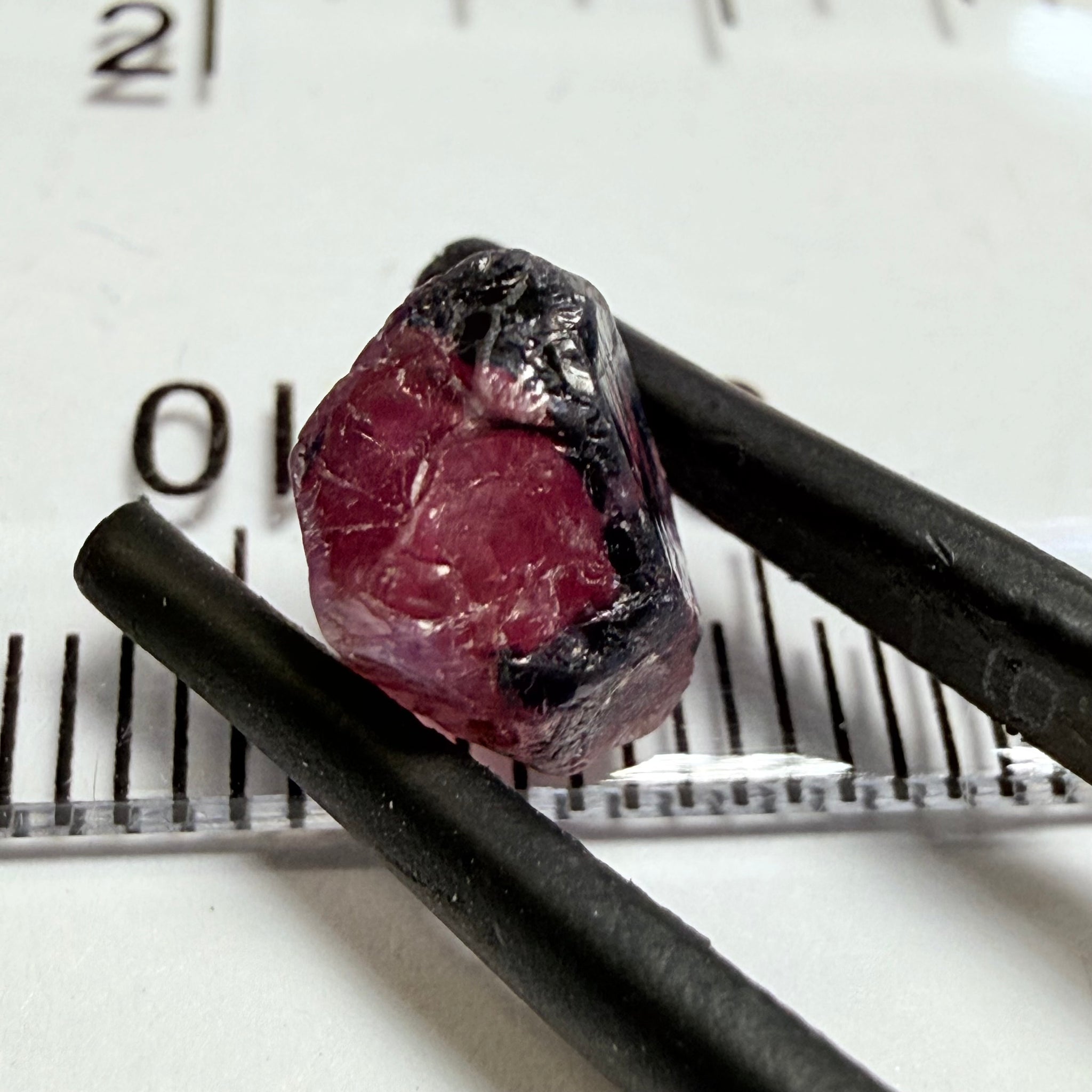 Winza Sapphire, 3.52ct, Winza, Tanzania, Untreated Unheated, cracks on the outside that will need to be removed before faceting, rest vs- vvs, see the brighter backlit pics, I have indicated crack positions