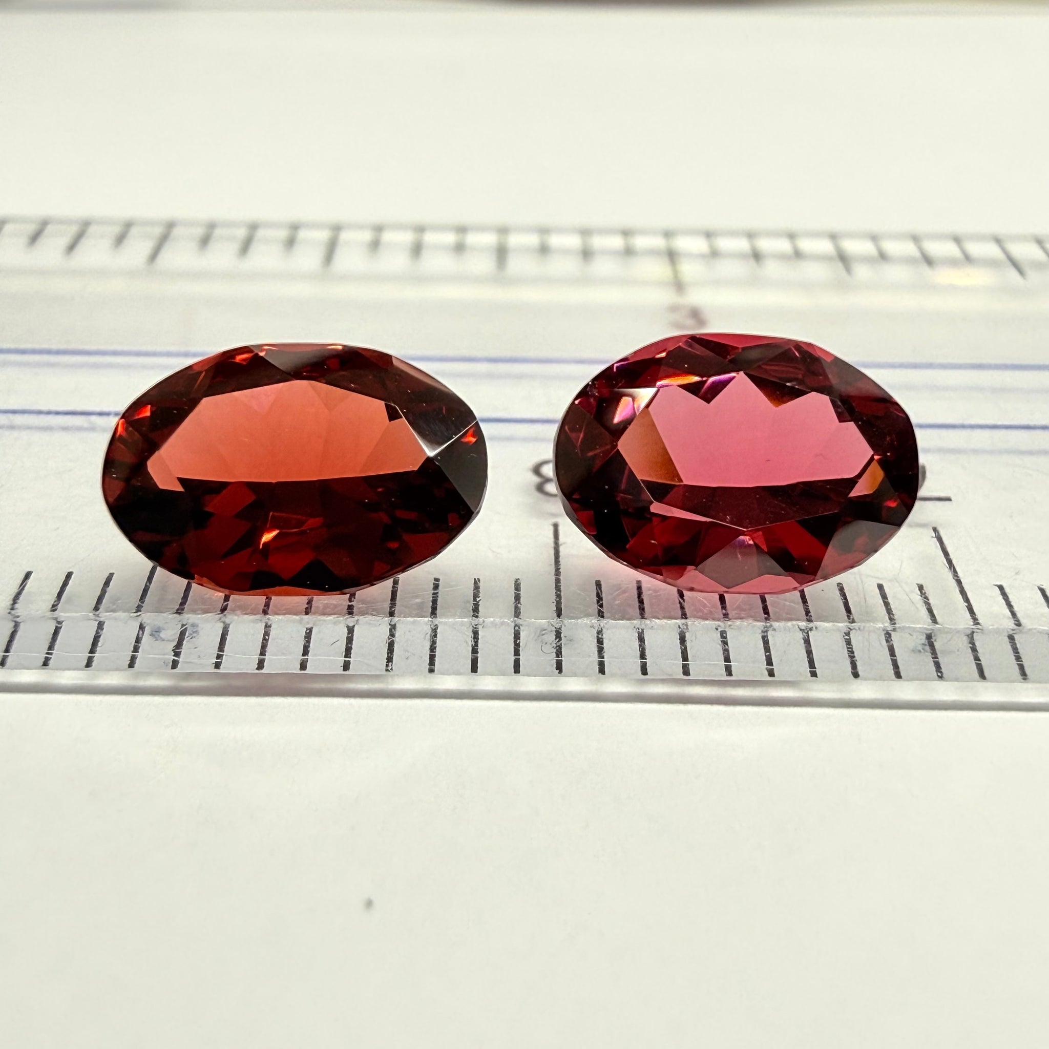 Garnet, 3.70ct, pair, mismatched colours, Tanzania, Untreated Unheated