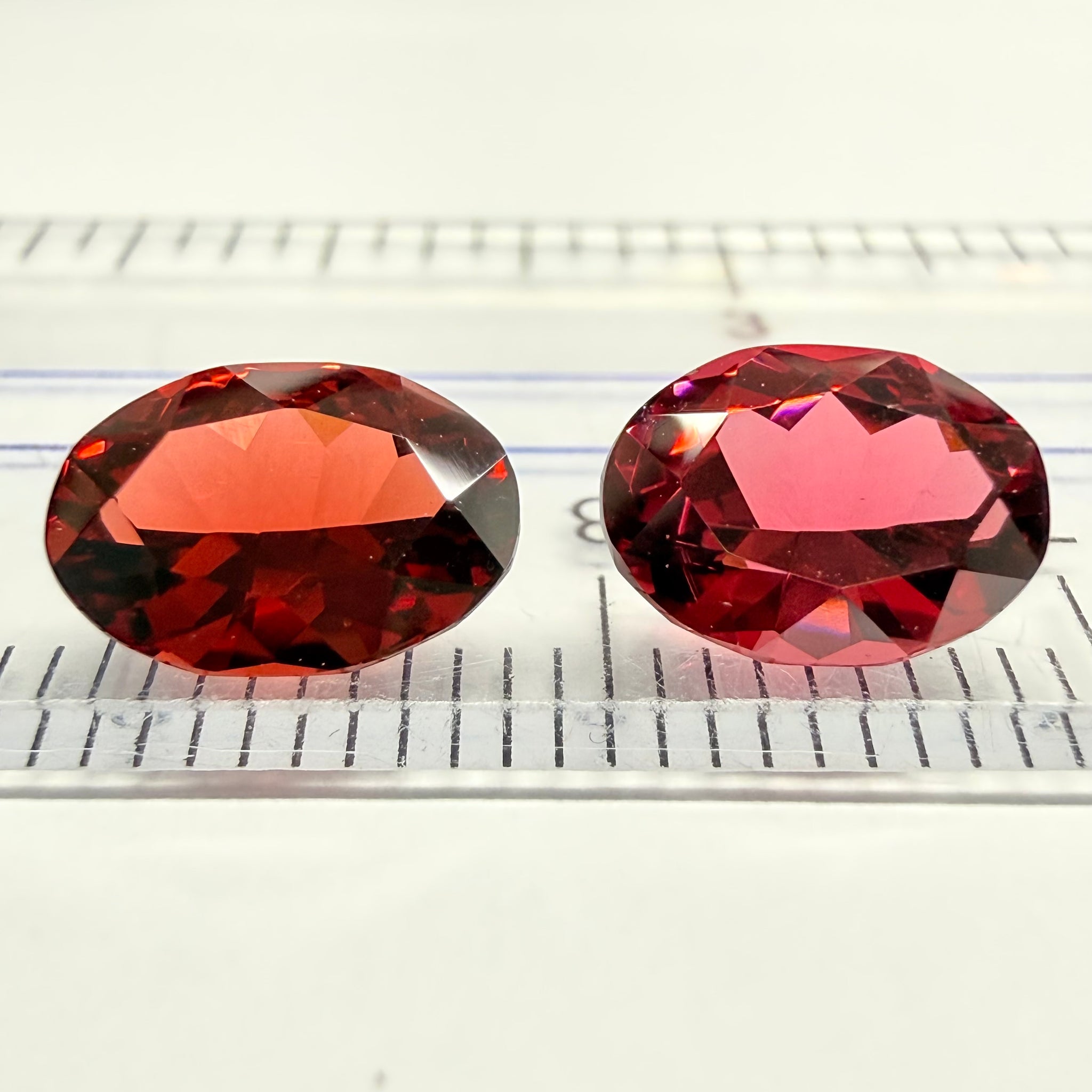 Garnet, 3.70ct, pair, mismatched colours, Tanzania, Untreated Unheated