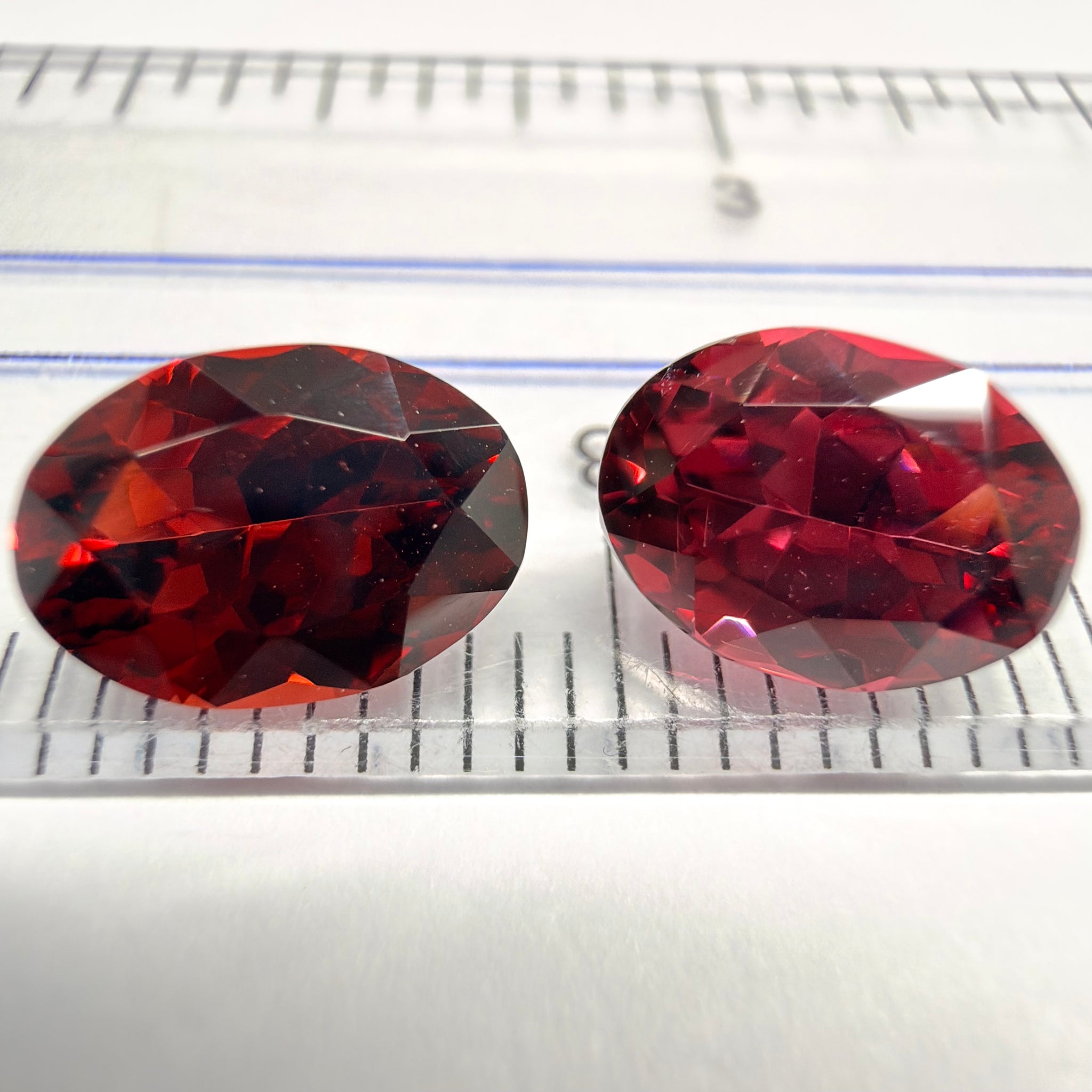 Garnet, 3.70ct, pair, mismatched colours, Tanzania, Untreated Unheated
