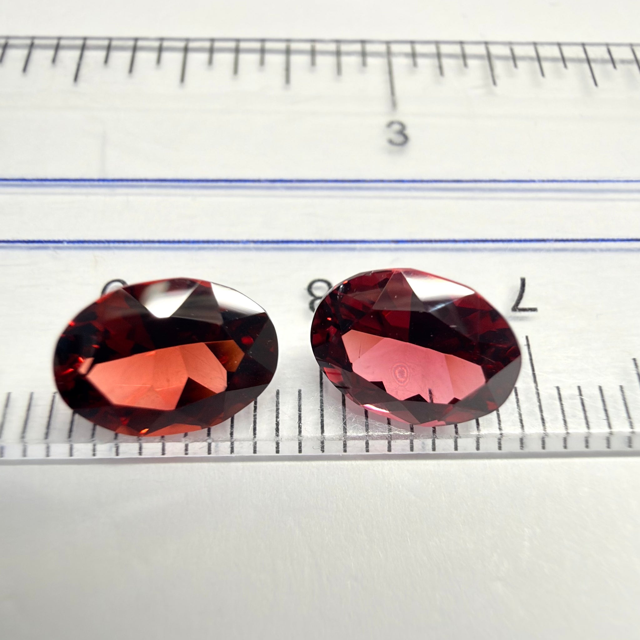 Garnet, 3.70ct, pair, mismatched colours, Tanzania, Untreated Unheated