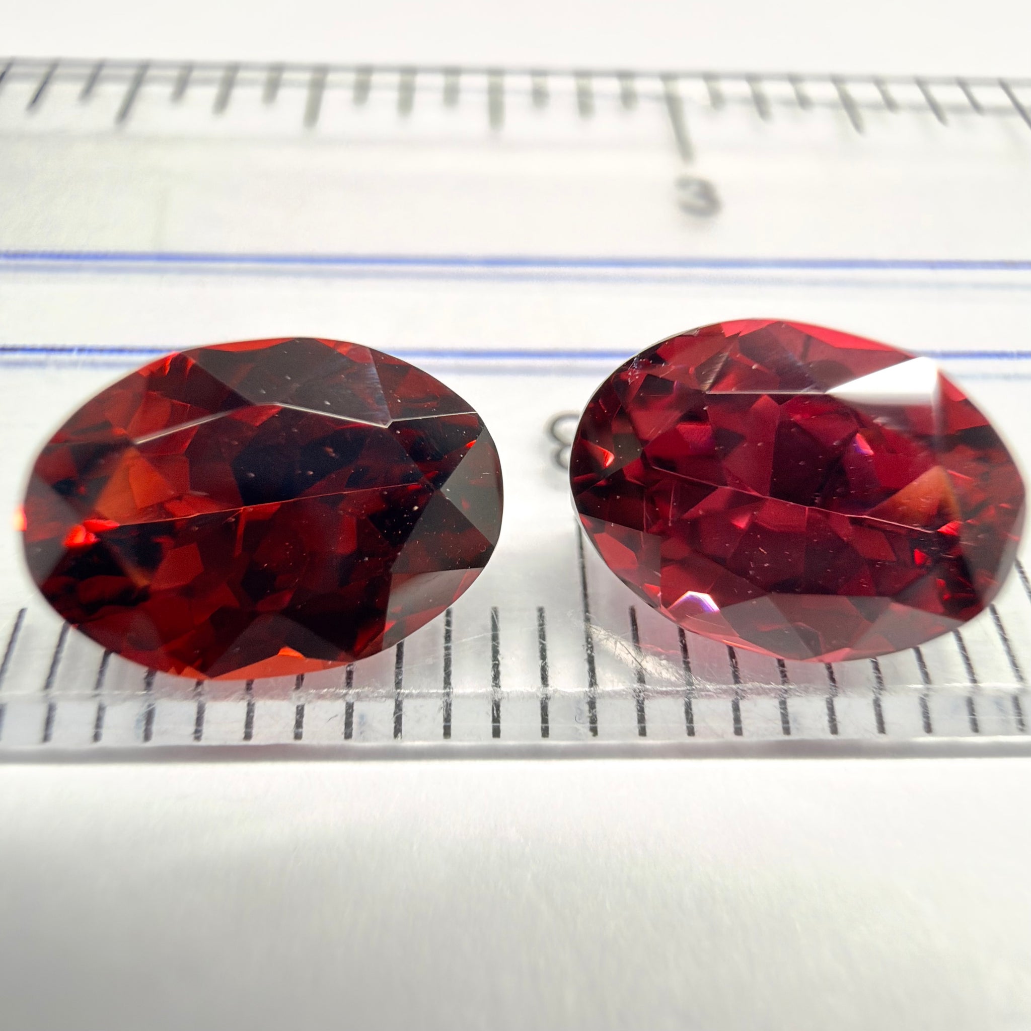 Garnet, 3.70ct, pair, mismatched colours, Tanzania, Untreated Unheated