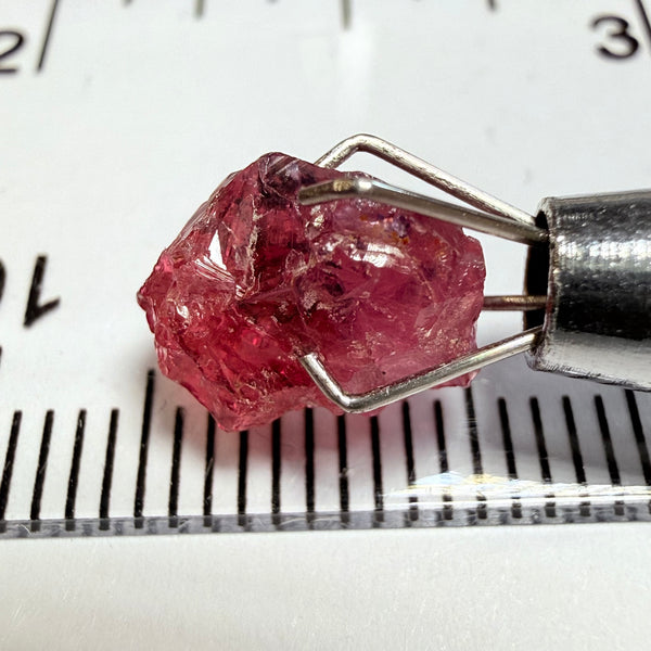 Winza Sapphire, 3.89ct, Winza, Tanzania, Untreated Unheated, inclusions inside, note shape