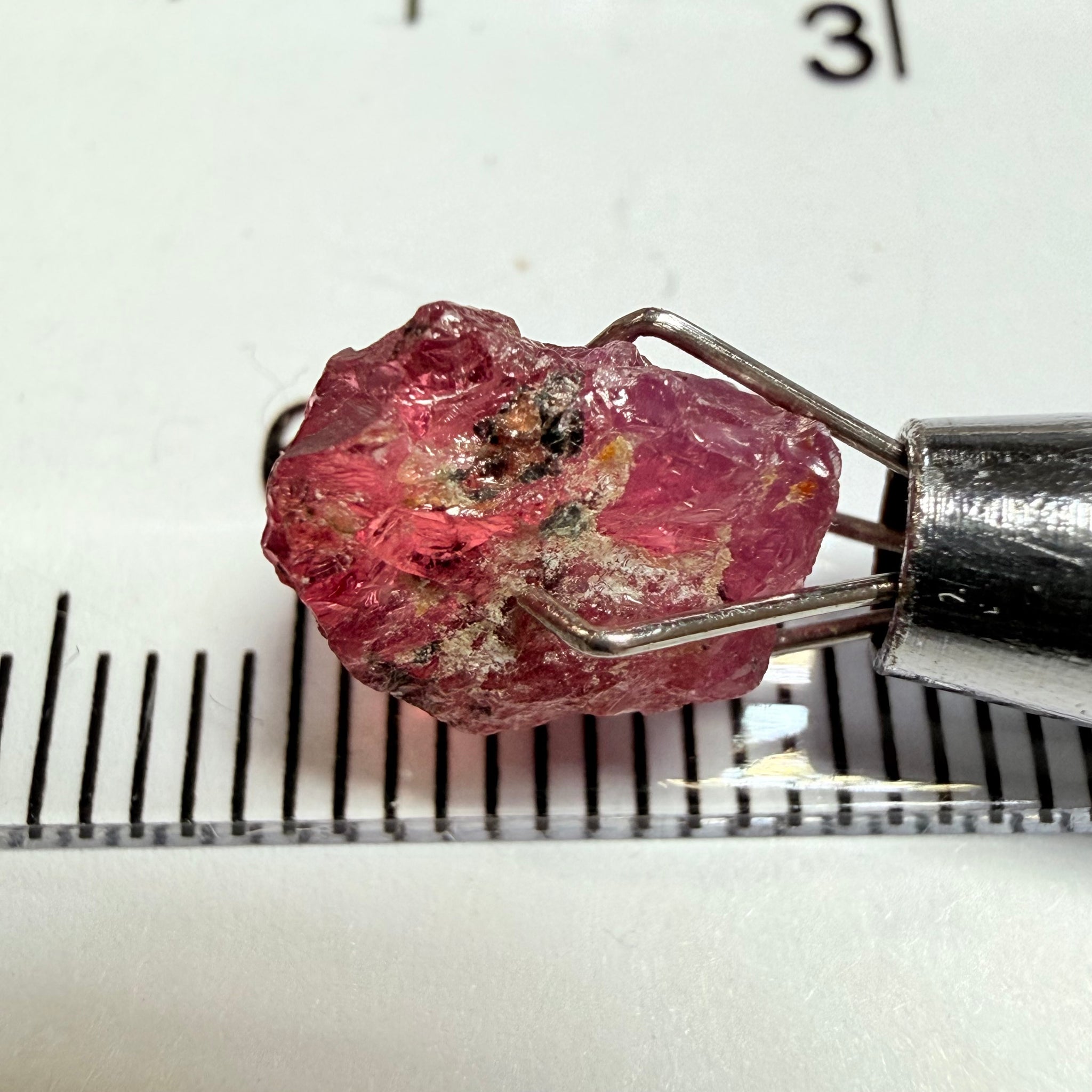 Winza Sapphire, 3.89ct, Winza, Tanzania, Untreated Unheated, inclusions inside, note shape