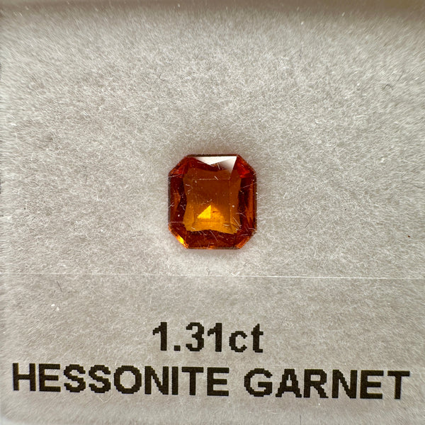 Hessonite Garnet, 1.31ct, Untreated Unheated, native cut