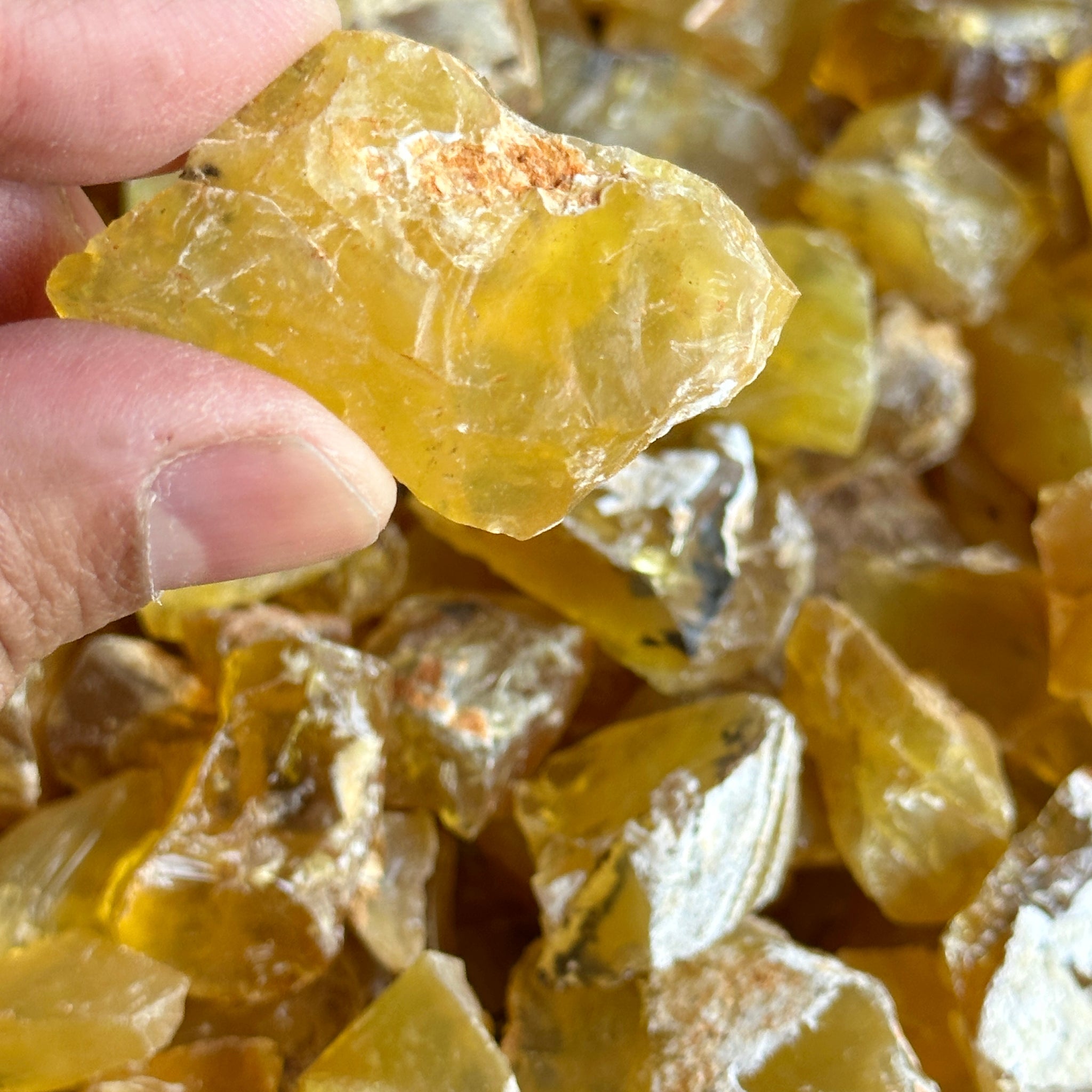 Honey Opal, Kigoma, Tanzania, 1 Kilo Bag, great for cabbing and faceting, (see close-ups in photos), polishes really well, if you want to see how polished cabs from this material looks reach out, also good for retailing and selling at shows