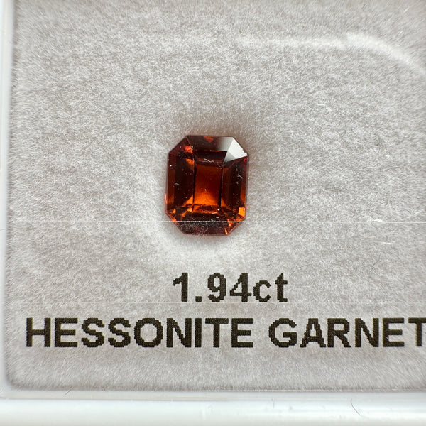 Hessonite Garnet, 1.94ct, Untreated Unheated, native cut