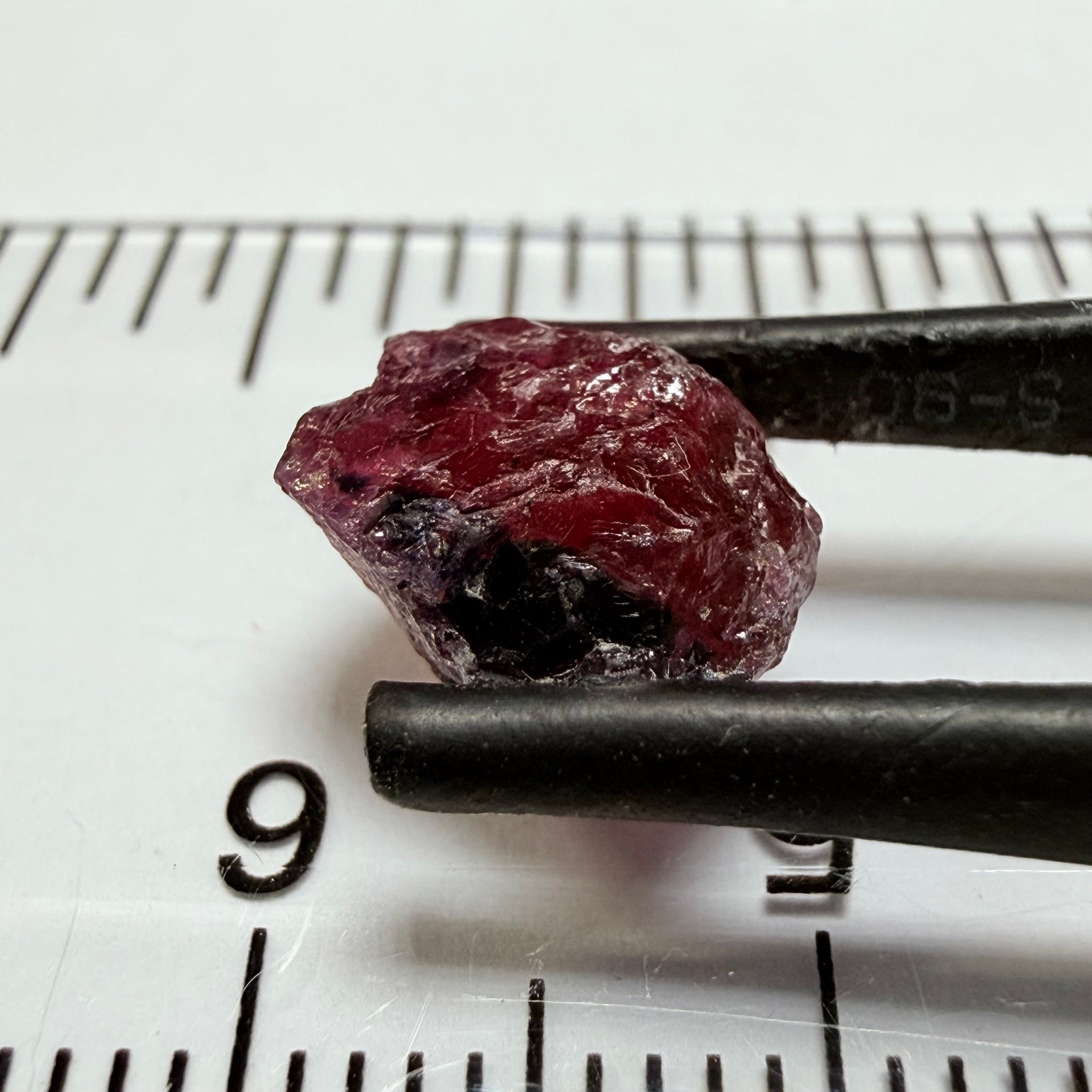 Winza Sapphire, 4.33ct, Winza, Tanzania, Untreated Unheated. There is a dividing crack in the middle, stone will need to be split in 2, one side would be vs-si, the other is smaller and si