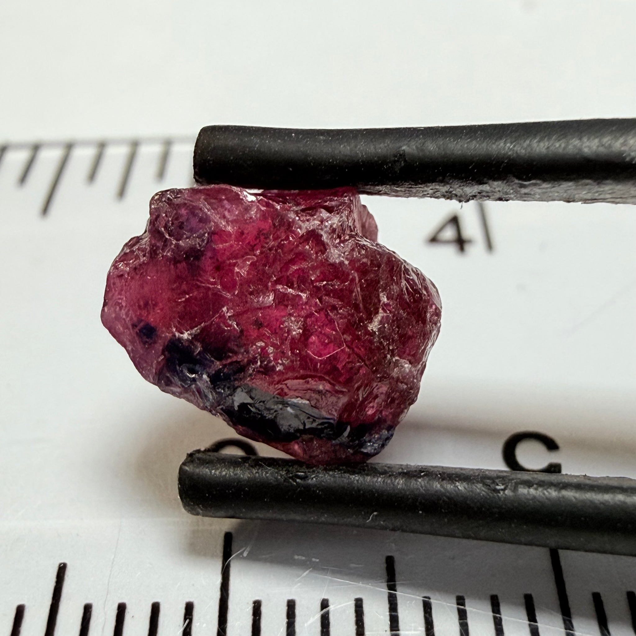 Winza Sapphire, 4.33ct, Winza, Tanzania, Untreated Unheated. There is a dividing crack in the middle, stone will need to be split in 2, one side would be vs-si, the other is smaller and si