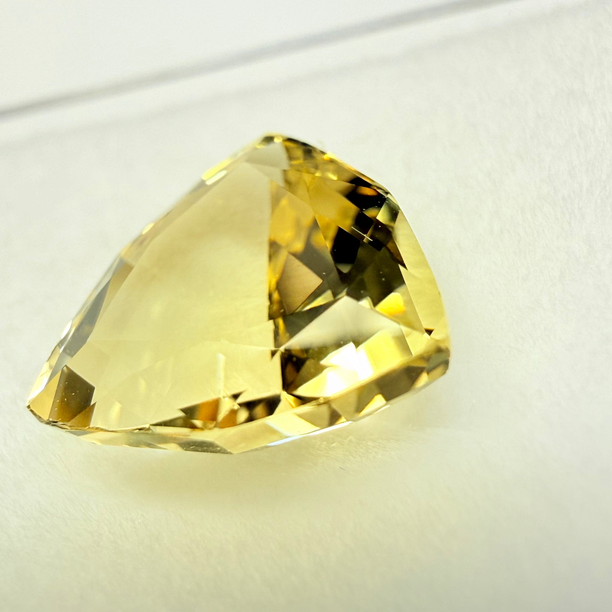 Scapolite, 3.85ct, Tanzania, Untreated, Unheated, slight dent on a pavilion facet