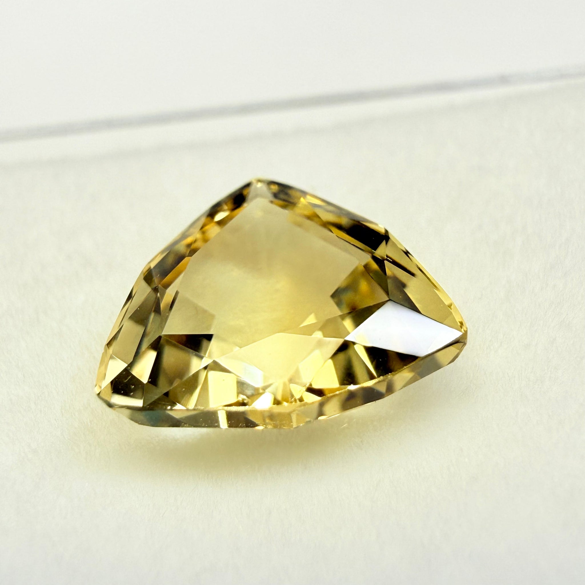 Scapolite, 3.85ct, Tanzania, Untreated, Unheated, slight dent on a pavilion facet