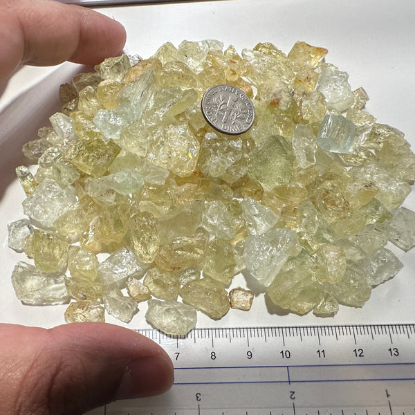 142.90gm / 714.5ct Mixed lot of Heliodors and Aquamarines from Tanzania, Untreated Unheated, faceting rough / specimen grade with lots of faceting portions