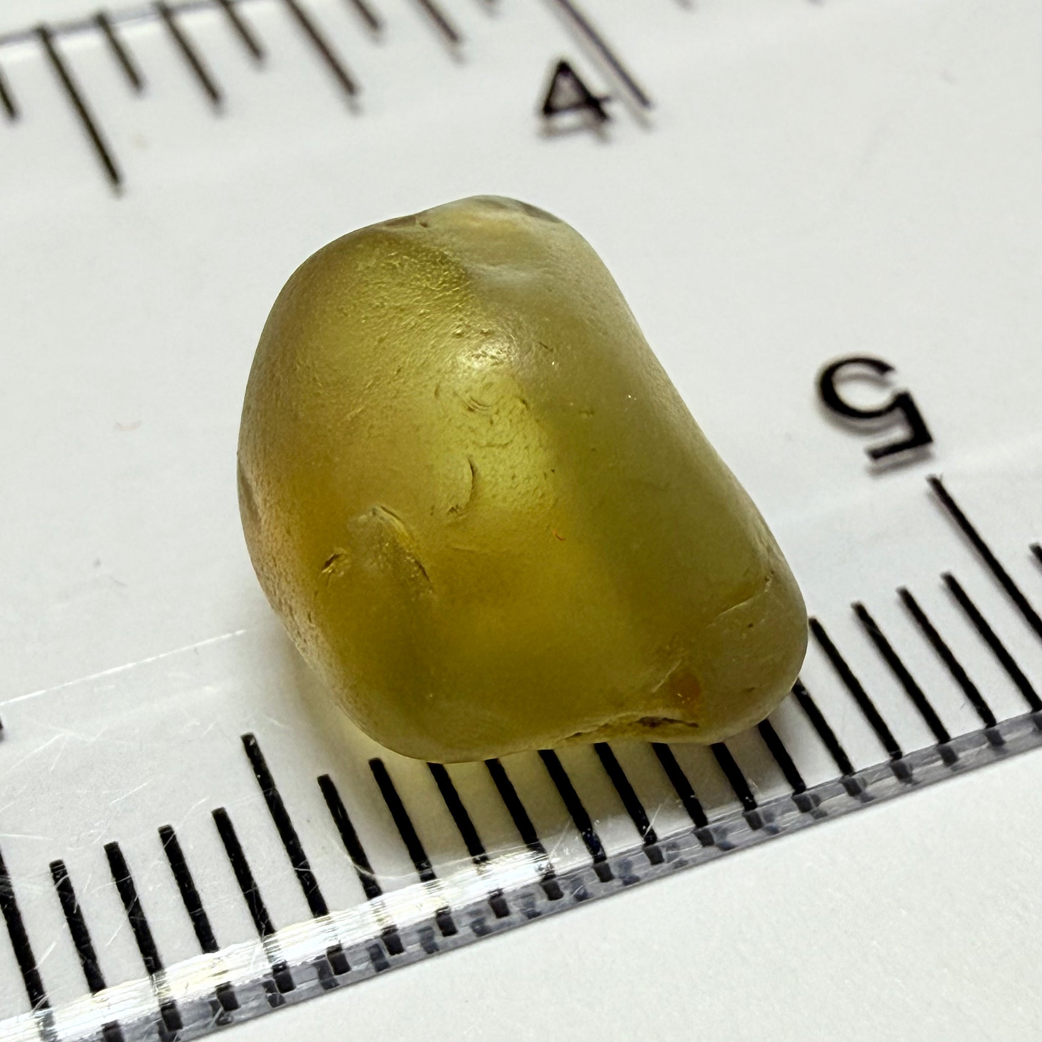 Chrysoberyl 6.23ct, Tunduru, Tanzania, Untreated Unheated, vvs-if with one side of the stone hazy
