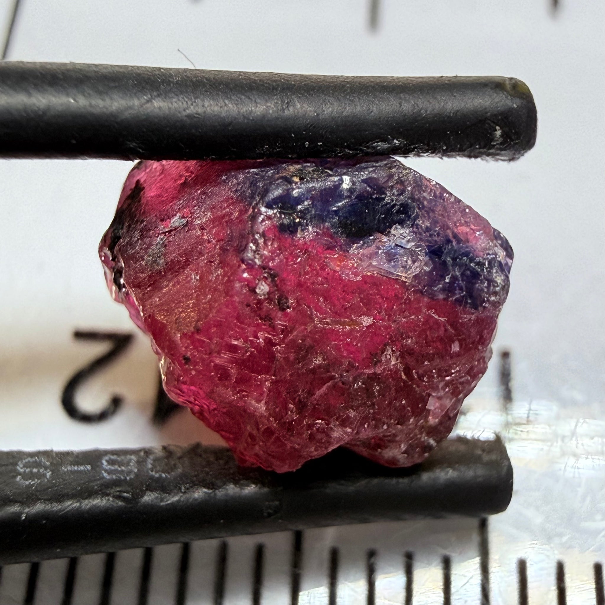Winza Sapphire, 4.33ct, Winza, Tanzania, Untreated Unheated. There is a dividing crack in the middle, stone will need to be split in 2, one side would be vs-si, the other is smaller and si