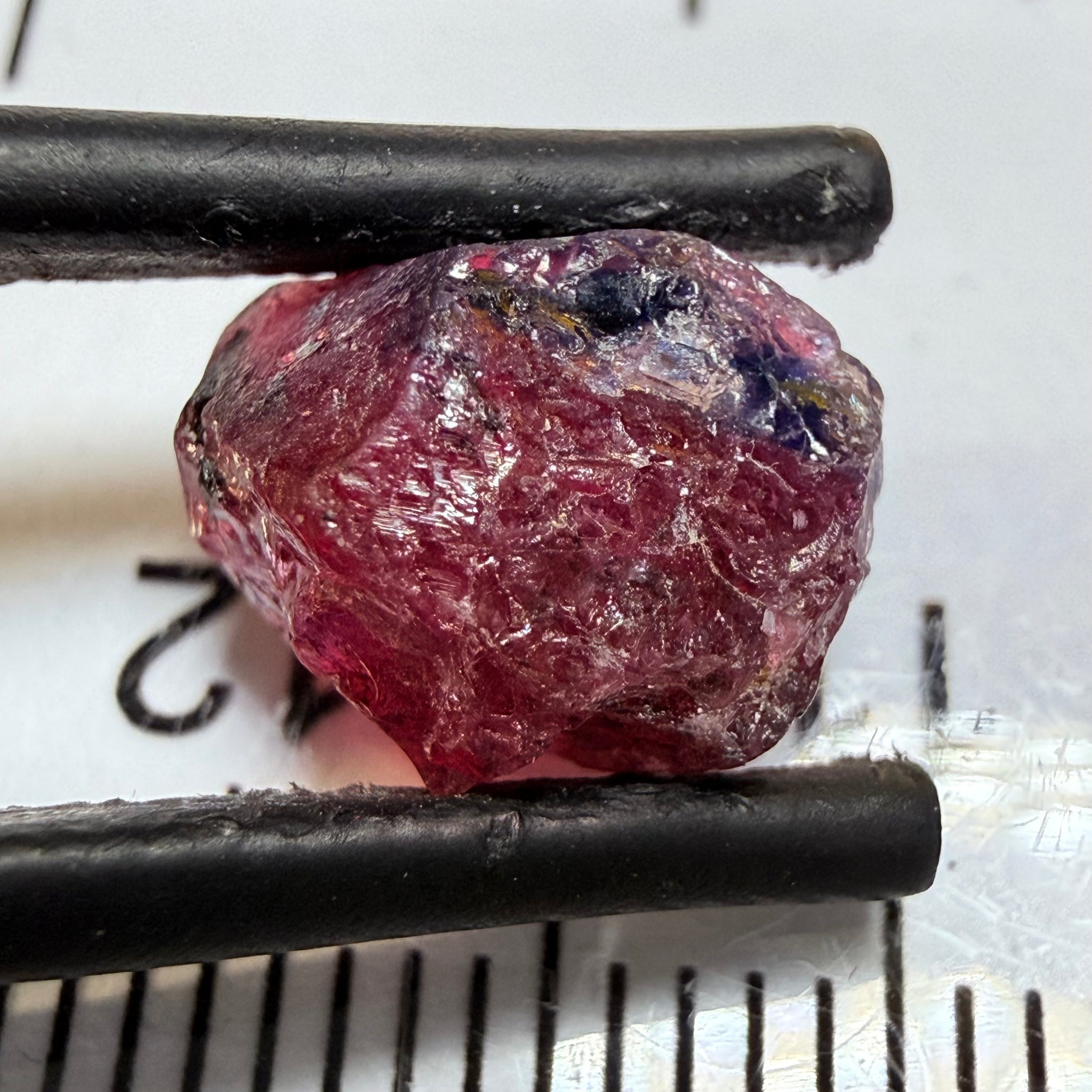 Winza Sapphire, 4.33ct, Winza, Tanzania, Untreated Unheated. There is a dividing crack in the middle, stone will need to be split in 2, one side would be vs-si, the other is smaller and si