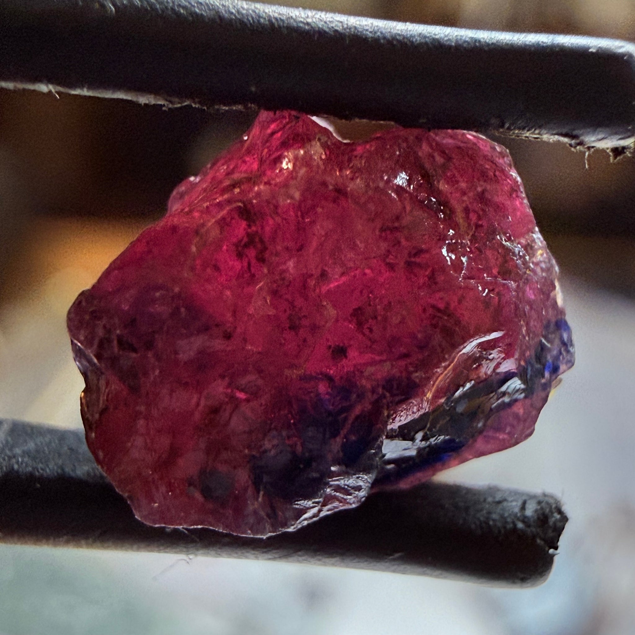 Winza Sapphire, 4.33ct, Winza, Tanzania, Untreated Unheated. There is a dividing crack in the middle, stone will need to be split in 2, one side would be vs-si, the other is smaller and si