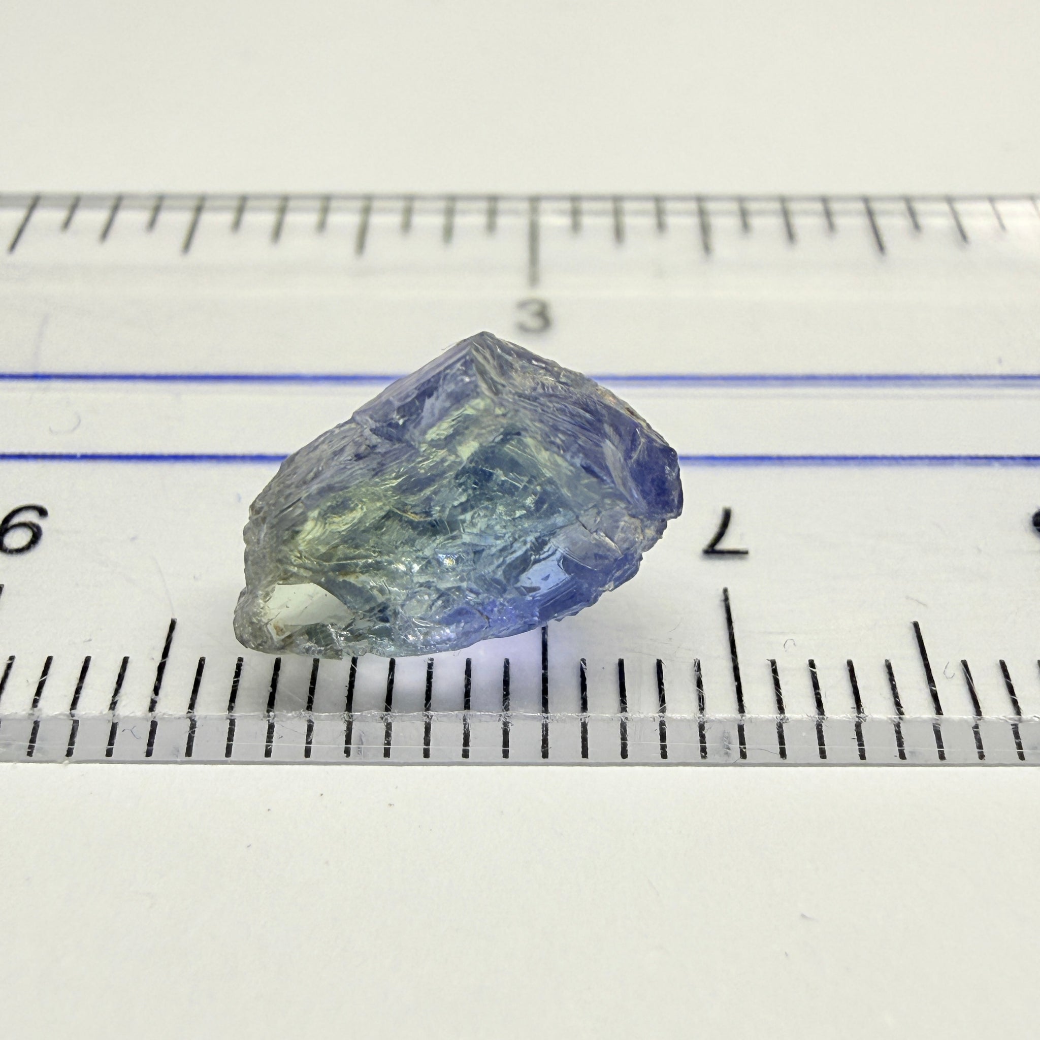 Tanzanite, 3.94ct, Tanzania, Untreated Unheated, crack on one side rest vvs-if see pic