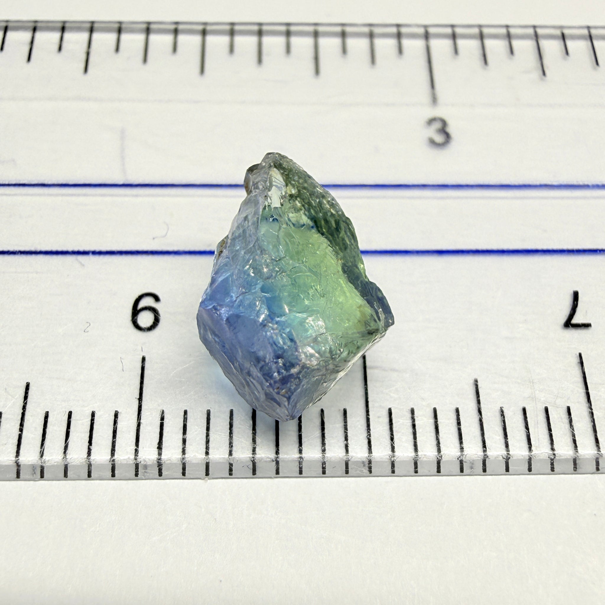 Tanzanite, 3.94ct, Tanzania, Untreated Unheated, crack on one side rest vvs-if see pic