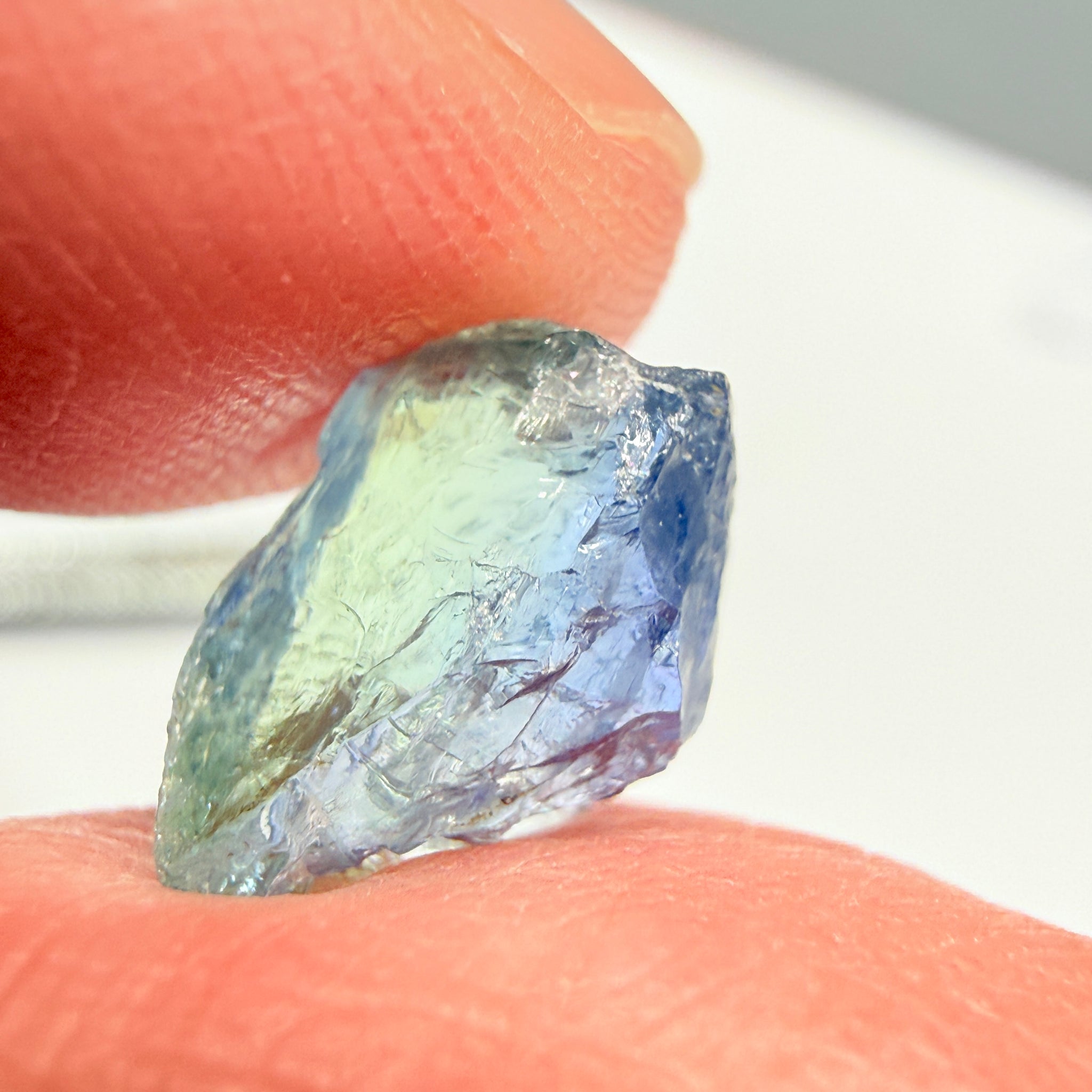 Tanzanite, 3.94ct, Tanzania, Untreated Unheated, crack on one side rest vvs-if see pic