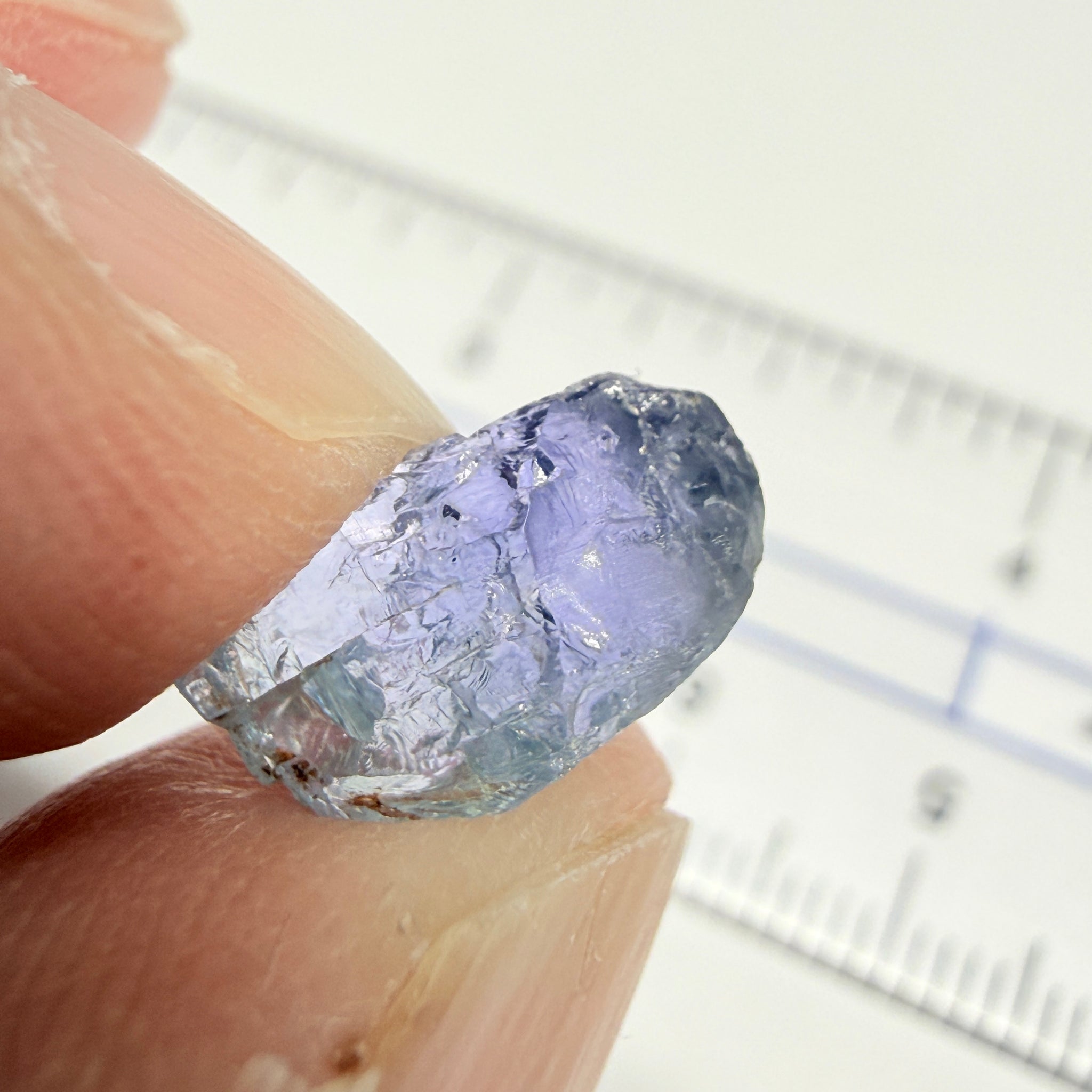 Tanzanite, 3.94ct, Tanzania, Untreated Unheated, crack on one side rest vvs-if see pic