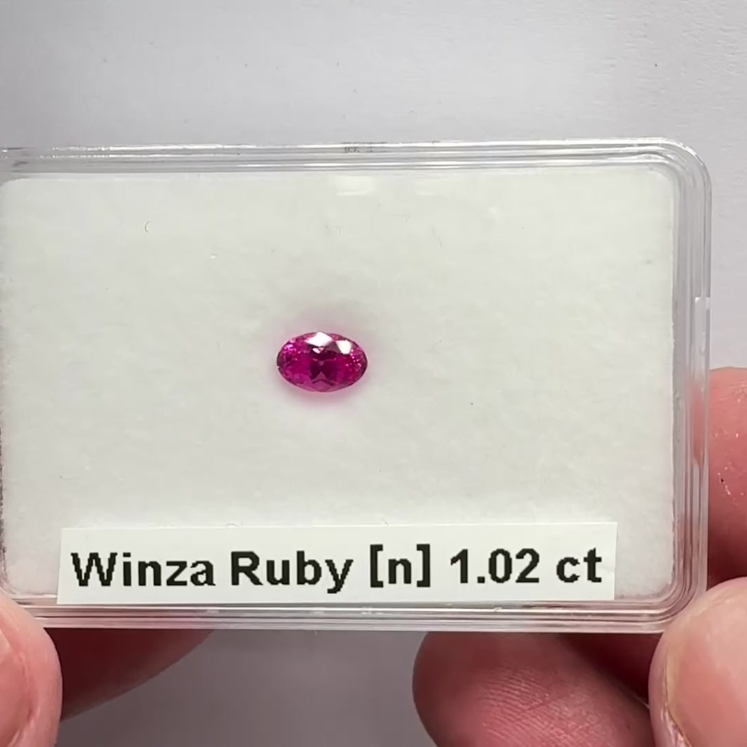 Winza Ruby, 1.02ct, Winza, Tanzania, Untreated Unheated, vvs-if, 6.9 x 4.6 x 3.8mm, it’s more redder than the photos